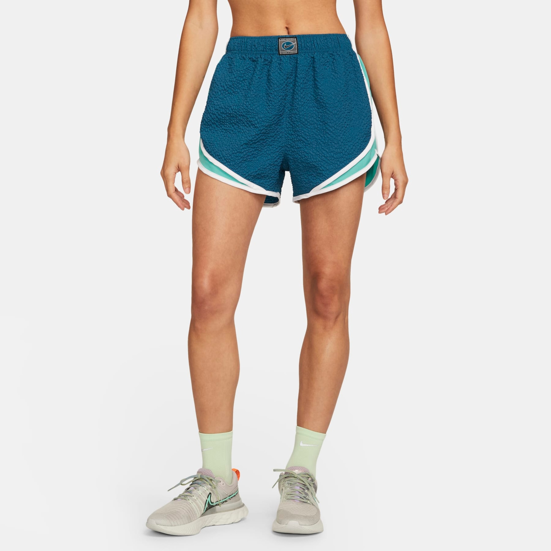 Imagem principal de Shorts Nike Tempo Icon Clash Feminino