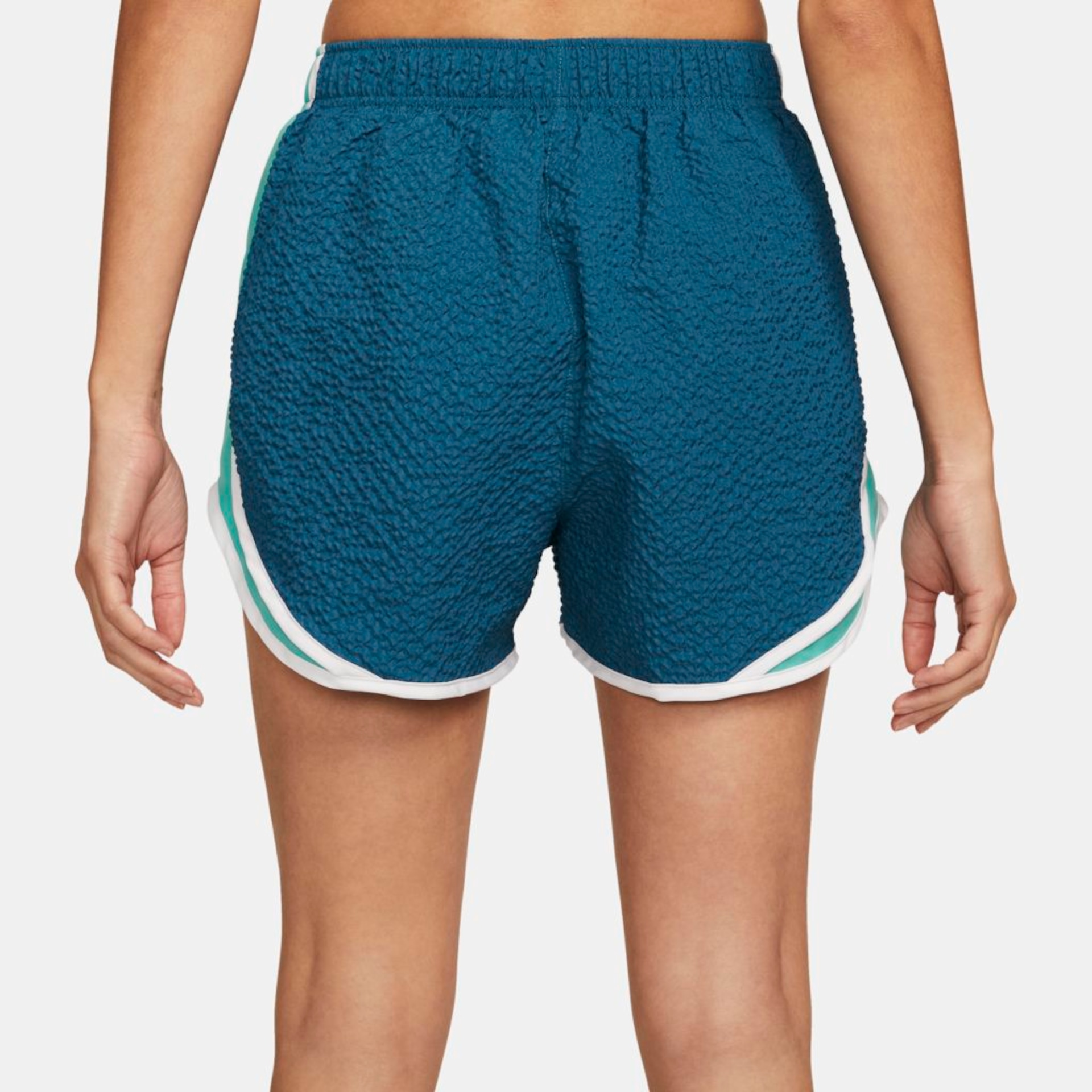 Shorts Nike Tempo Icon Clash Feminino - Foto 3