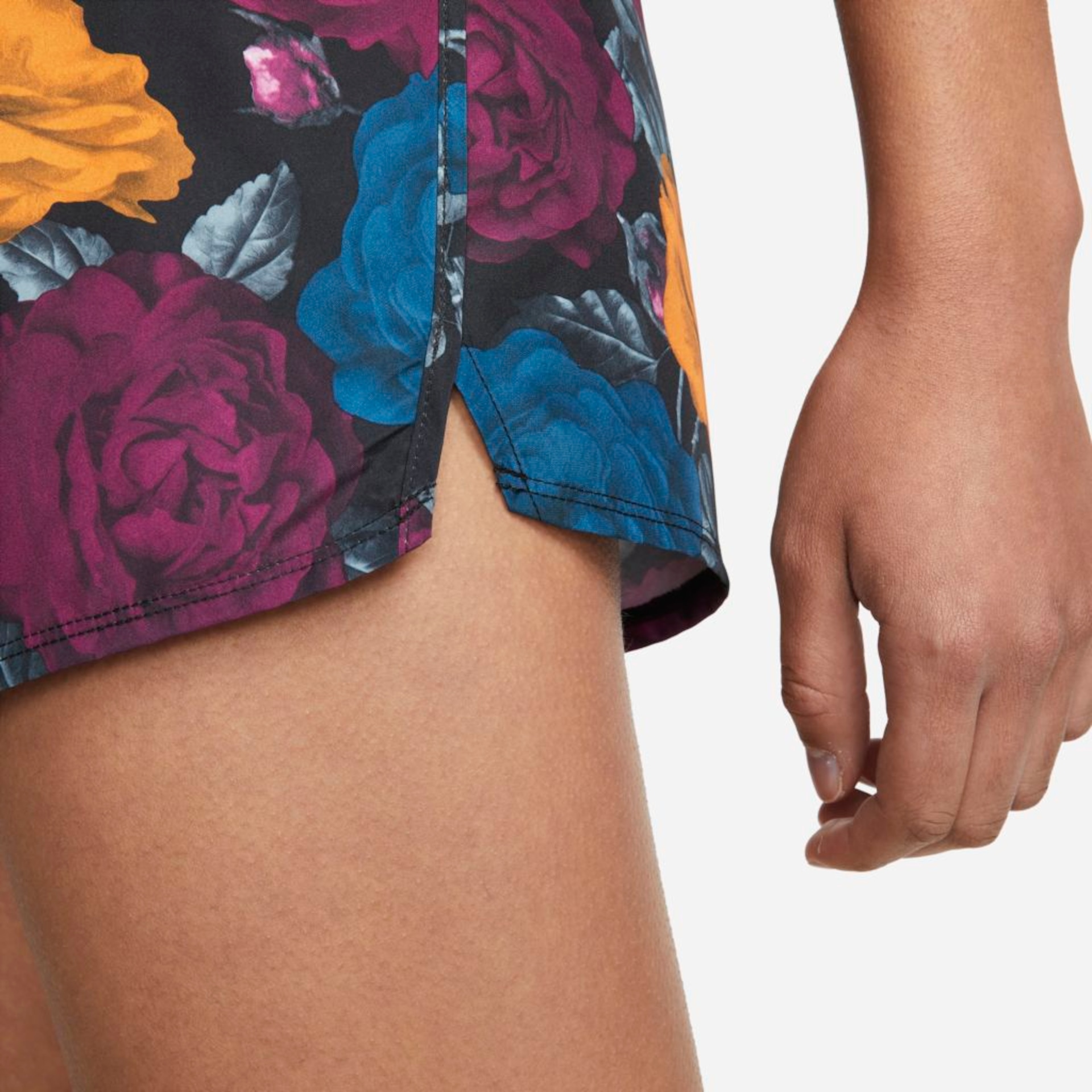 Shorts Nike Dri-FIT Icon Clash 10K Feminino - Foto 5