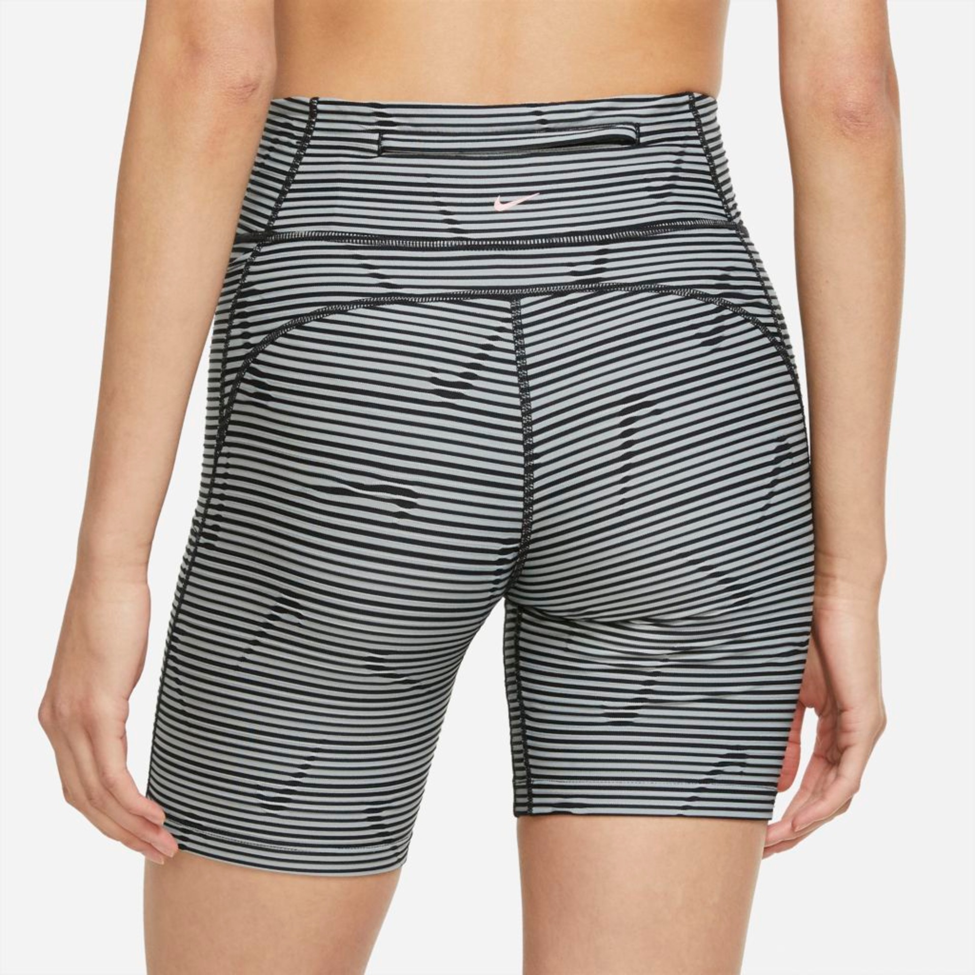 Shorts Nike Dri-FIT Feminino - Foto 2