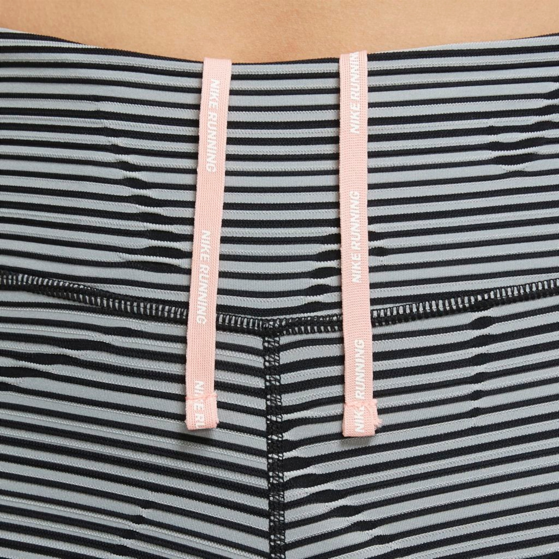 Shorts Nike Dri-FIT Feminino - Foto 4