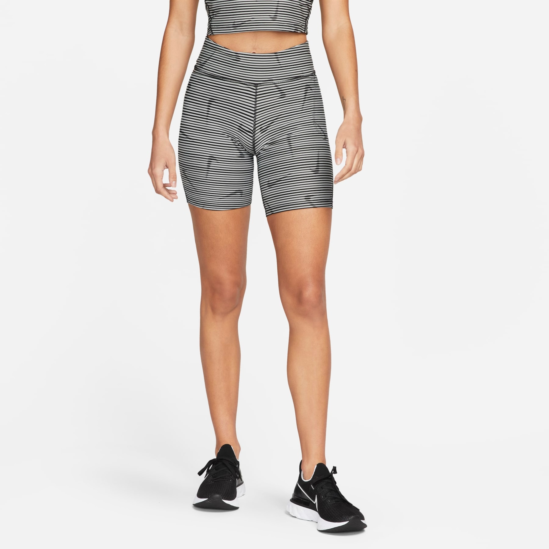 Shorts Nike Dri-FIT Feminino - Foto 1