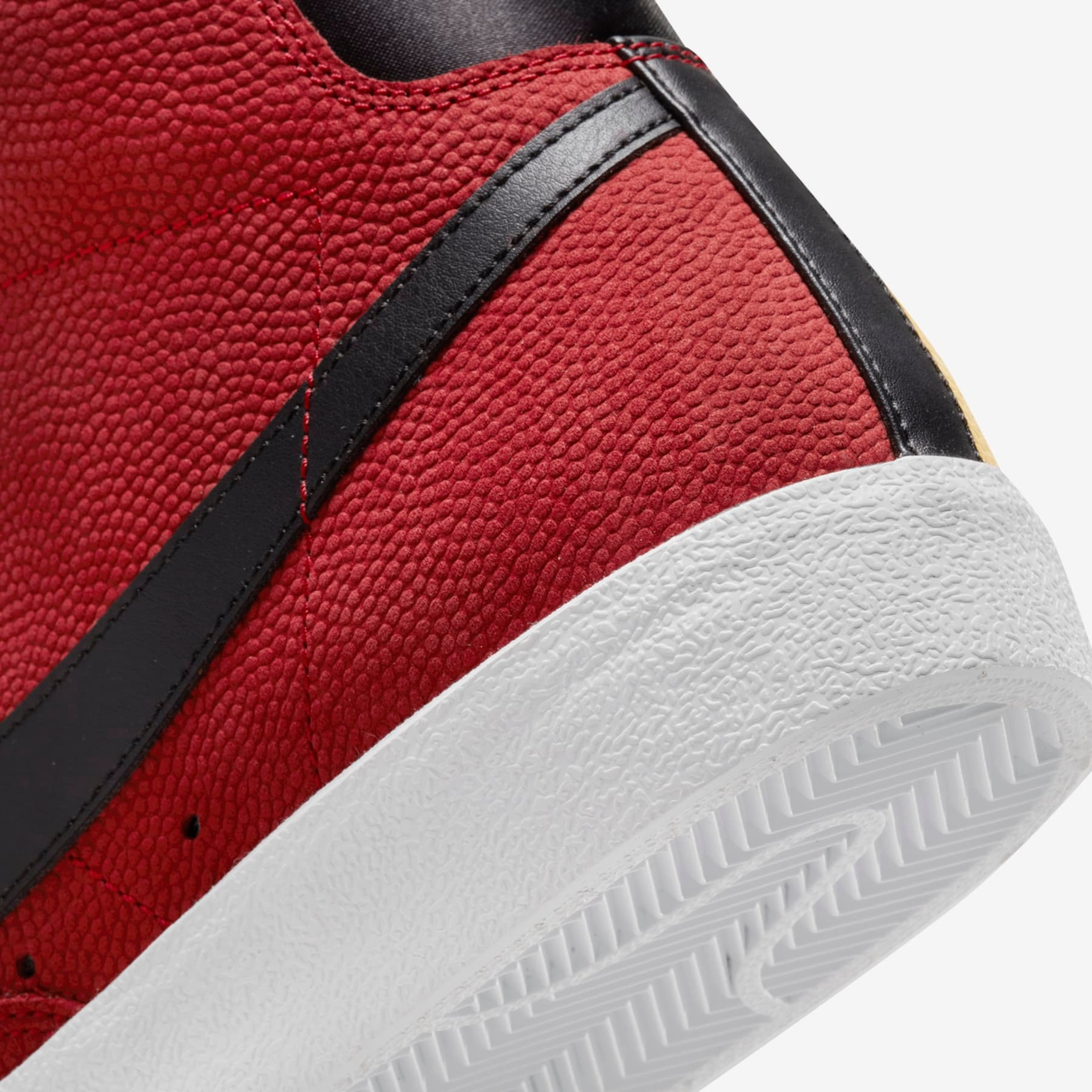 Tênis Nike Blazer Mid '77 EMB Masculino - Foto 9