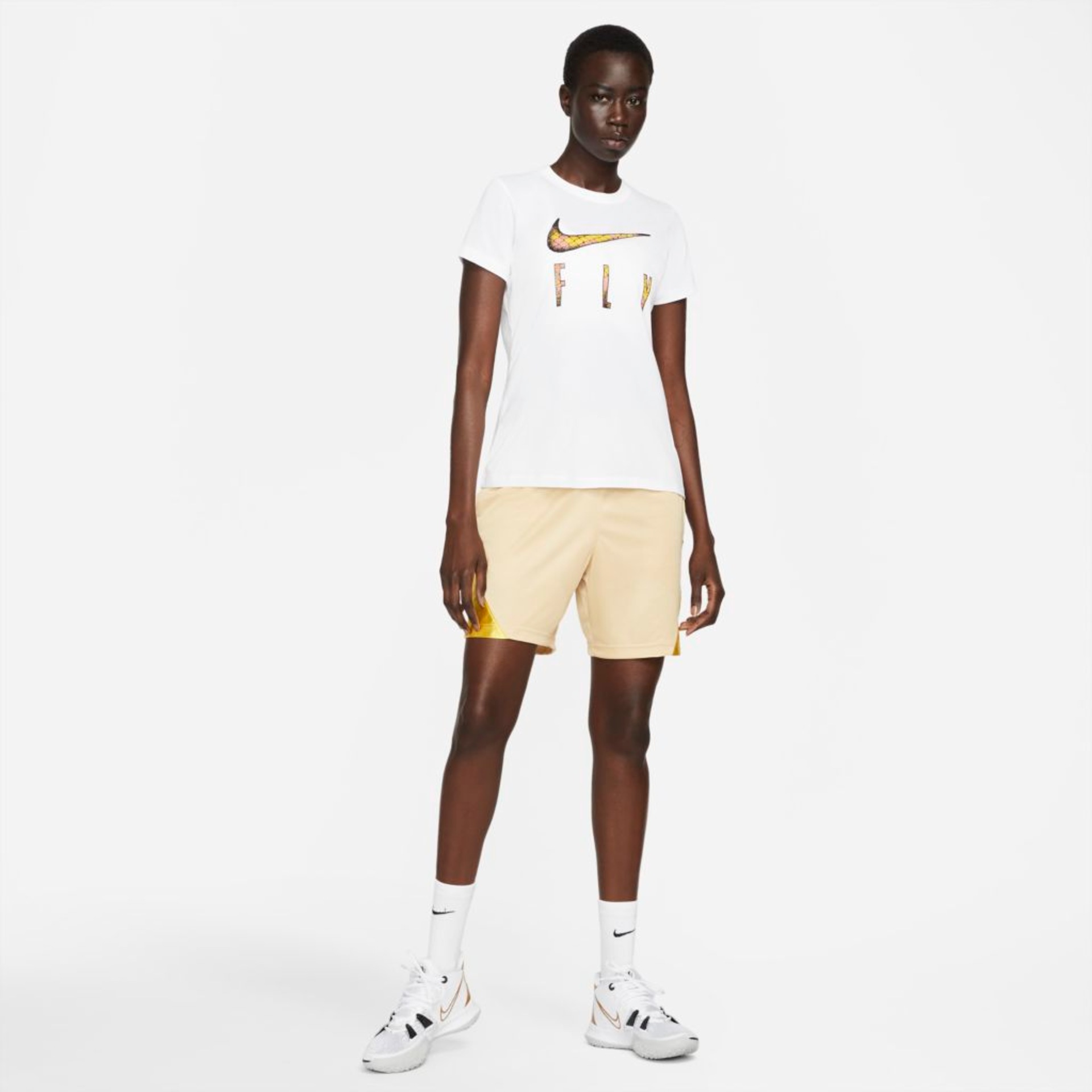 Camiseta Nike Dri-FIT Swoosh Fly Feminina - Foto 4