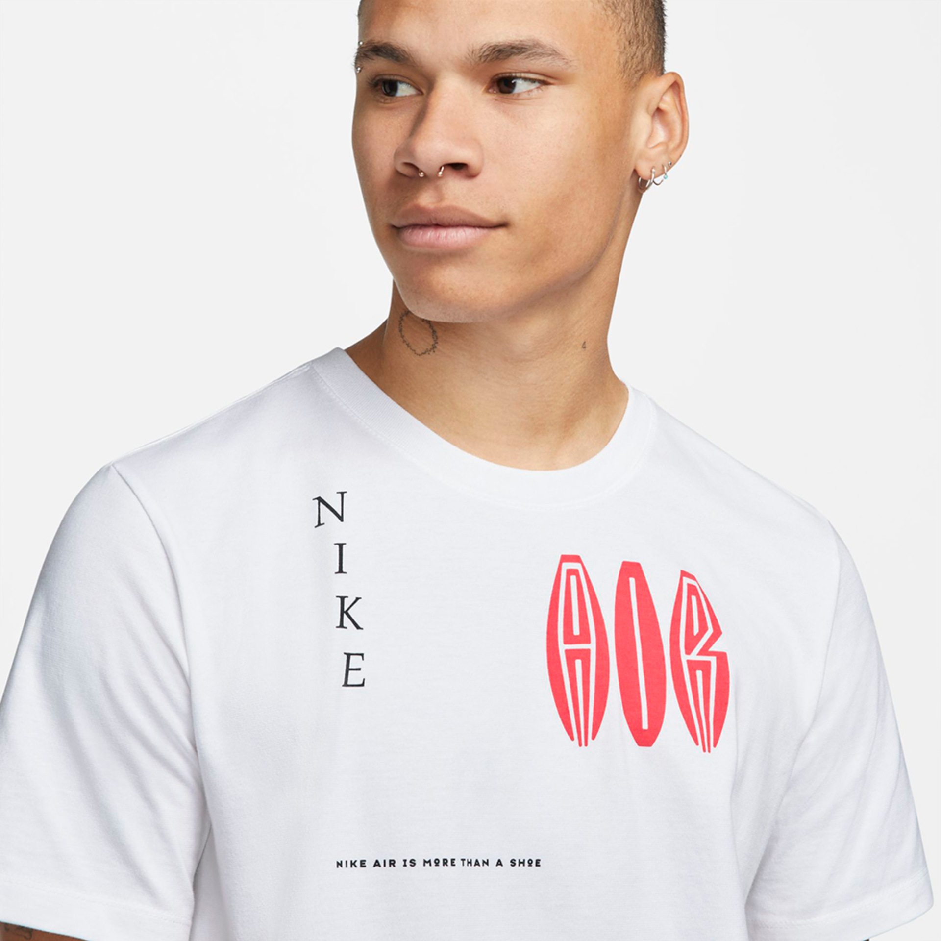 Camiseta Nike Sportswear Masculina - Foto 3