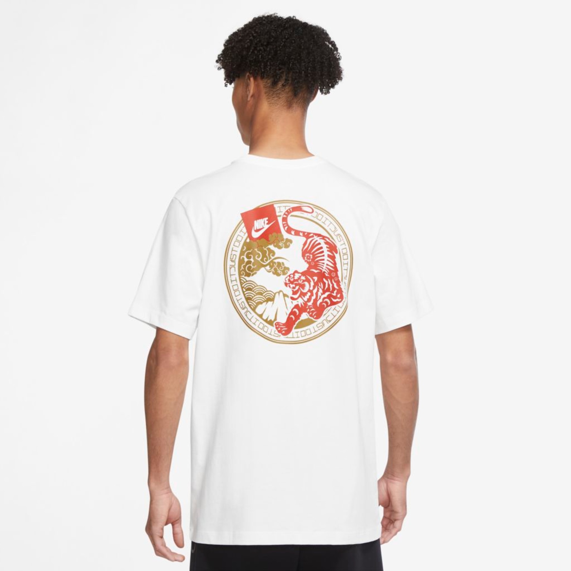 Camiseta Nike Sportswear Masculina - Foto 2