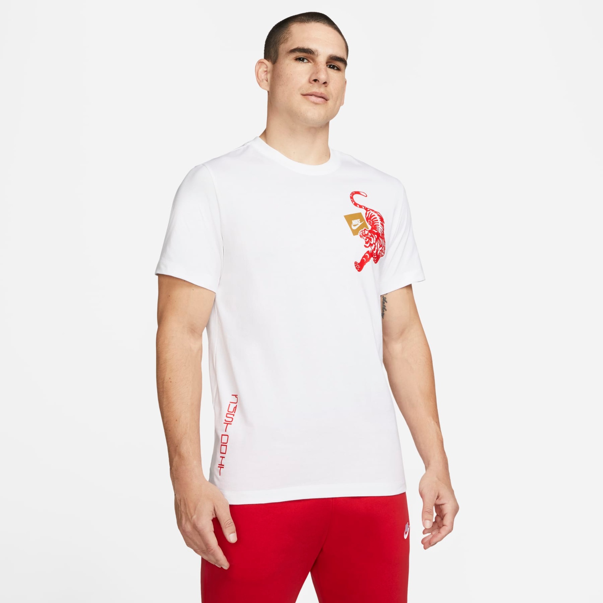Camiseta Nike Sportswear Masculina - Foto 1