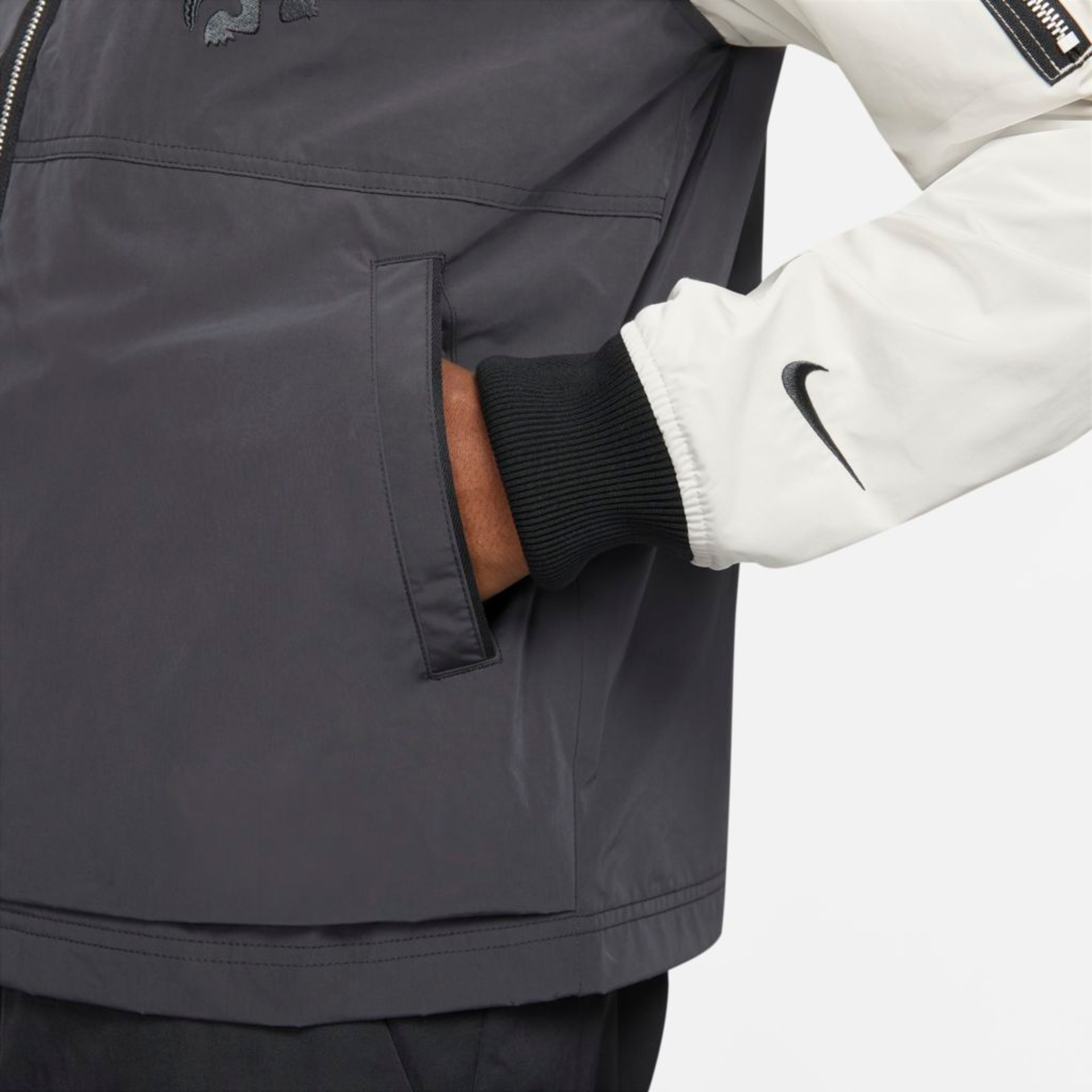 Jaqueta Nike Sportswear Bomber Masculina - Foto 4