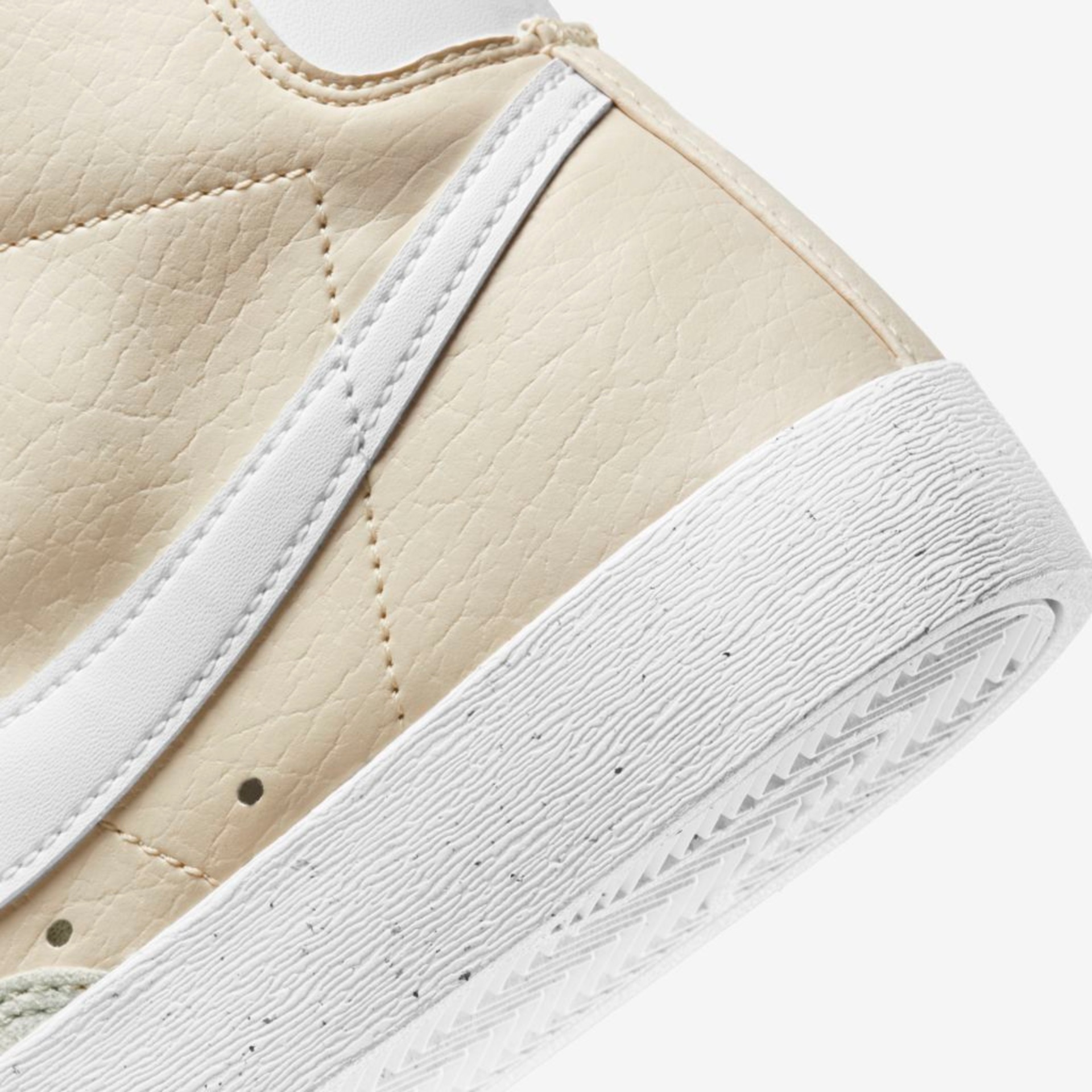 Tênis Nike Blazer Mid "77 Next Nature Feminino - Foto 9