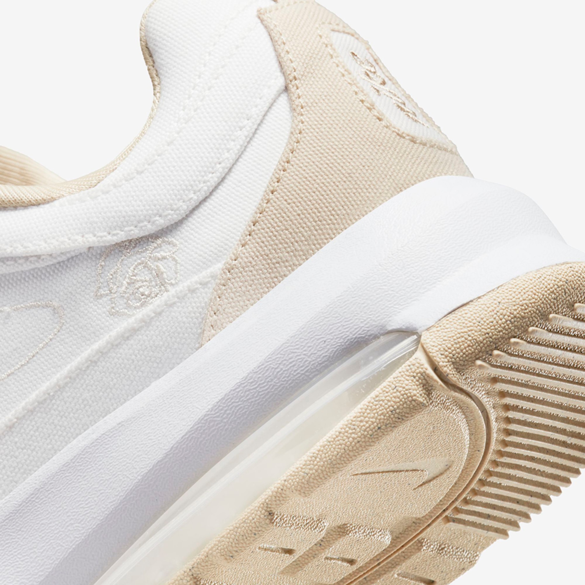 Tênis Nike Air Max AP Feminino - Foto 8