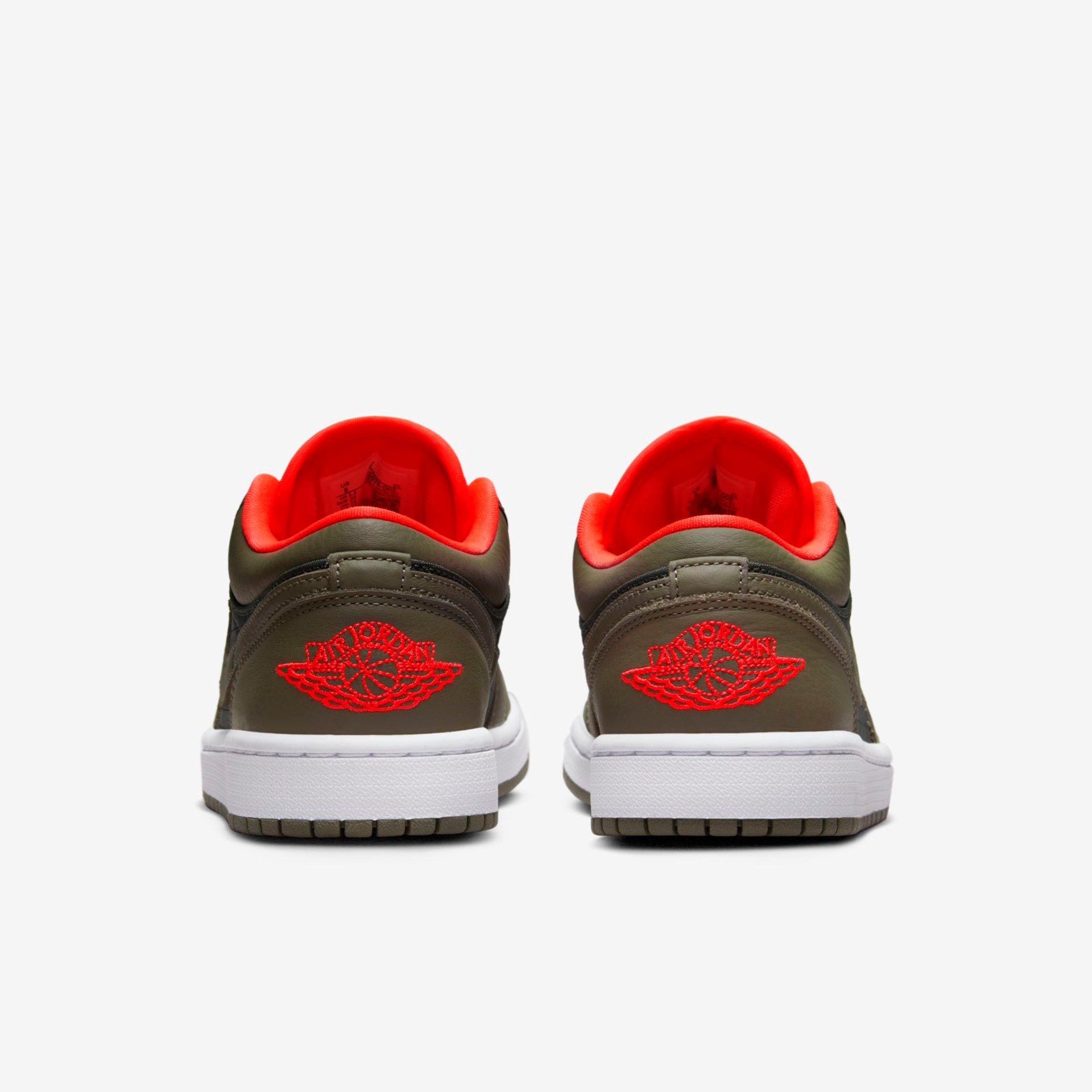 Tênis Air Jordan 1 Low SE Feminino - Foto 6
