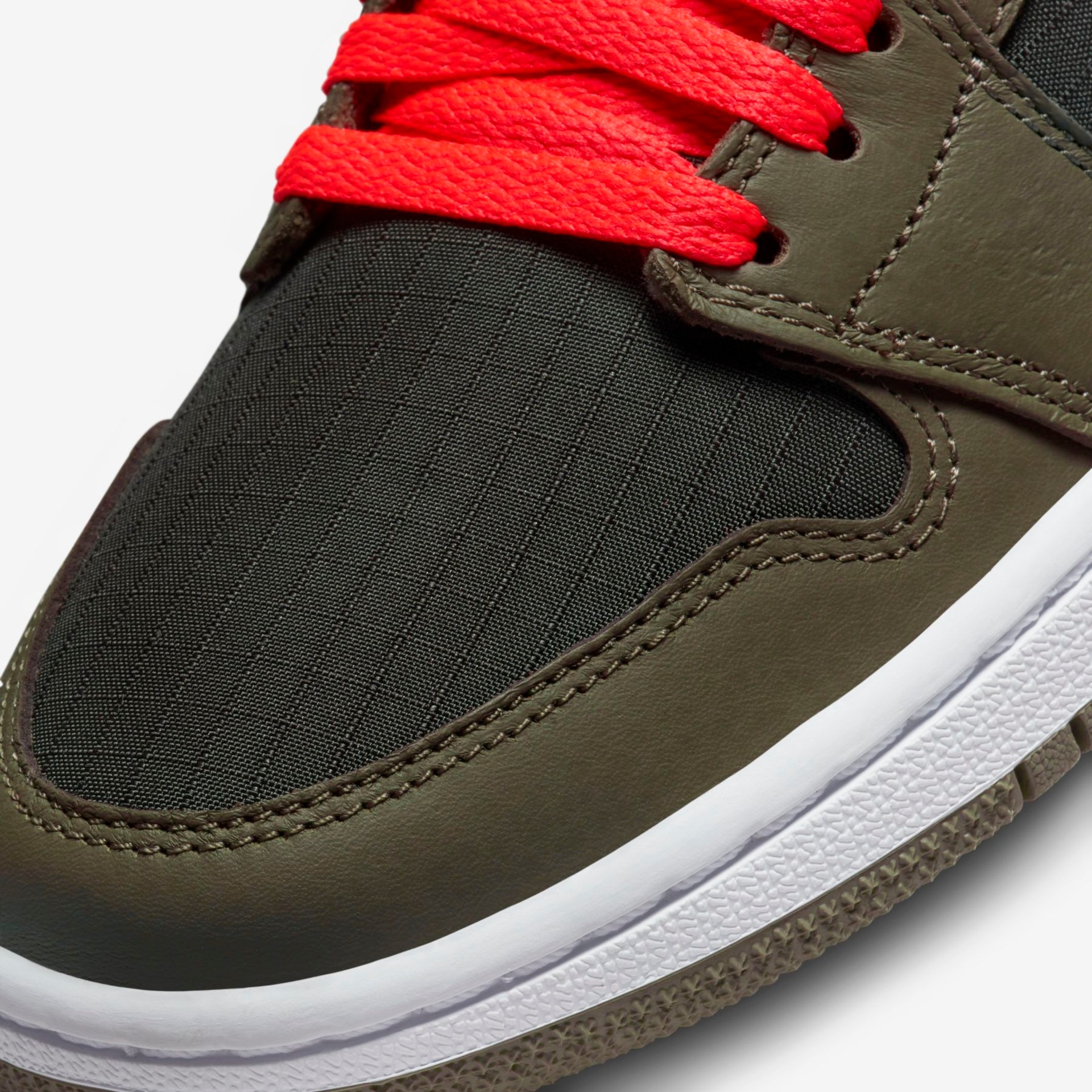 Tênis Air Jordan 1 Low SE Feminino - Foto 7