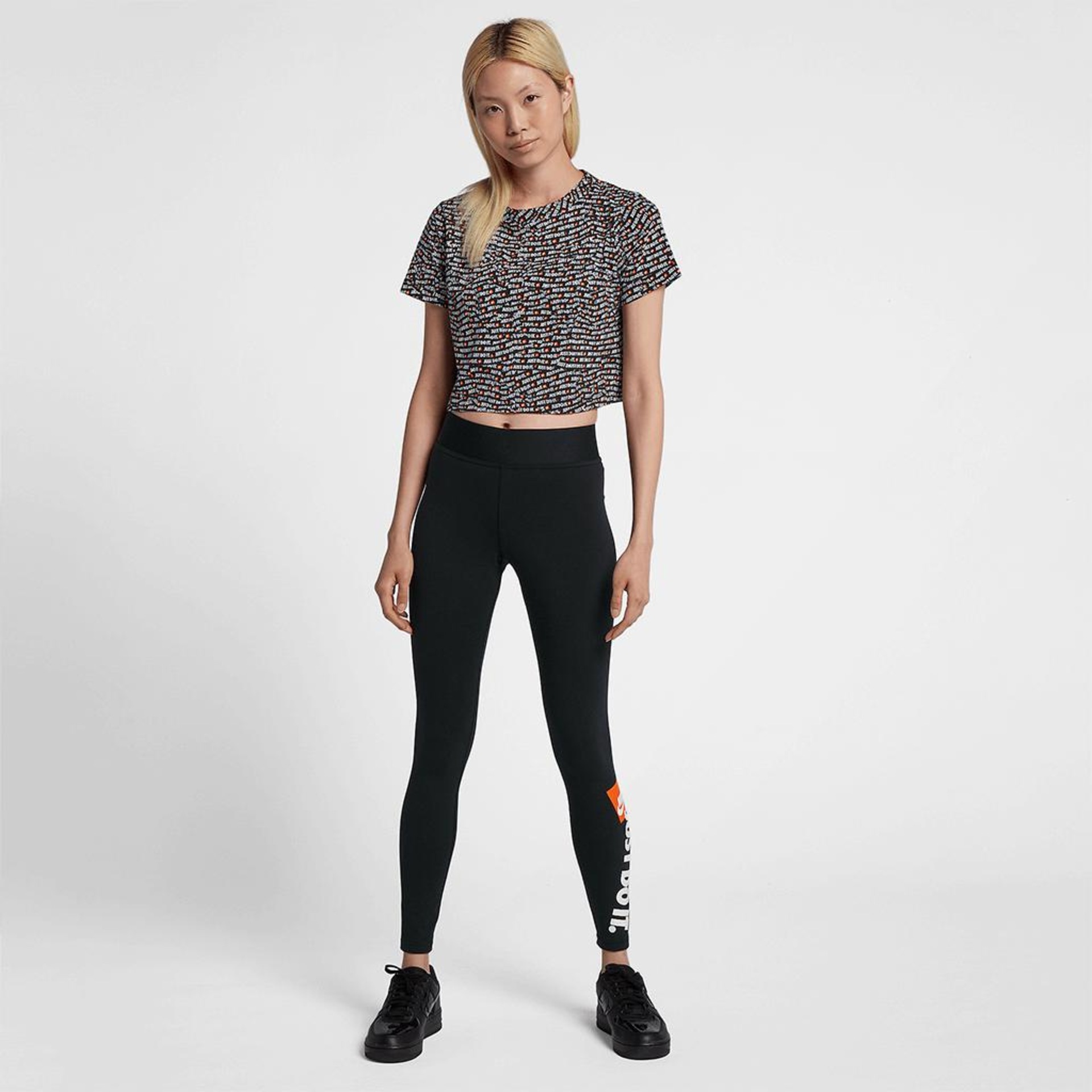 Camiseta Nike Sportswear Crop Feminina - Foto 4