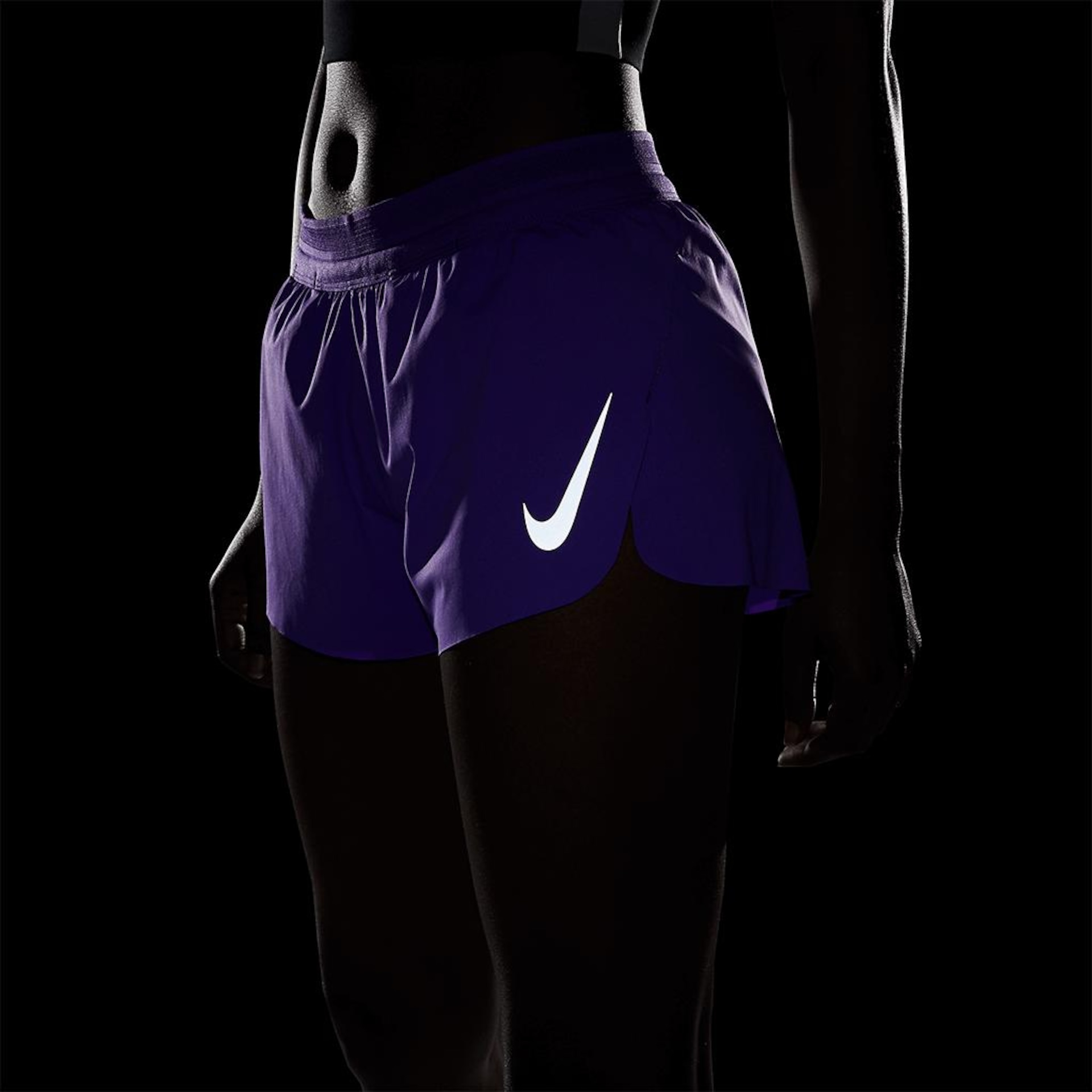 Shorts Nike AeroSwift Feminino - Foto 8