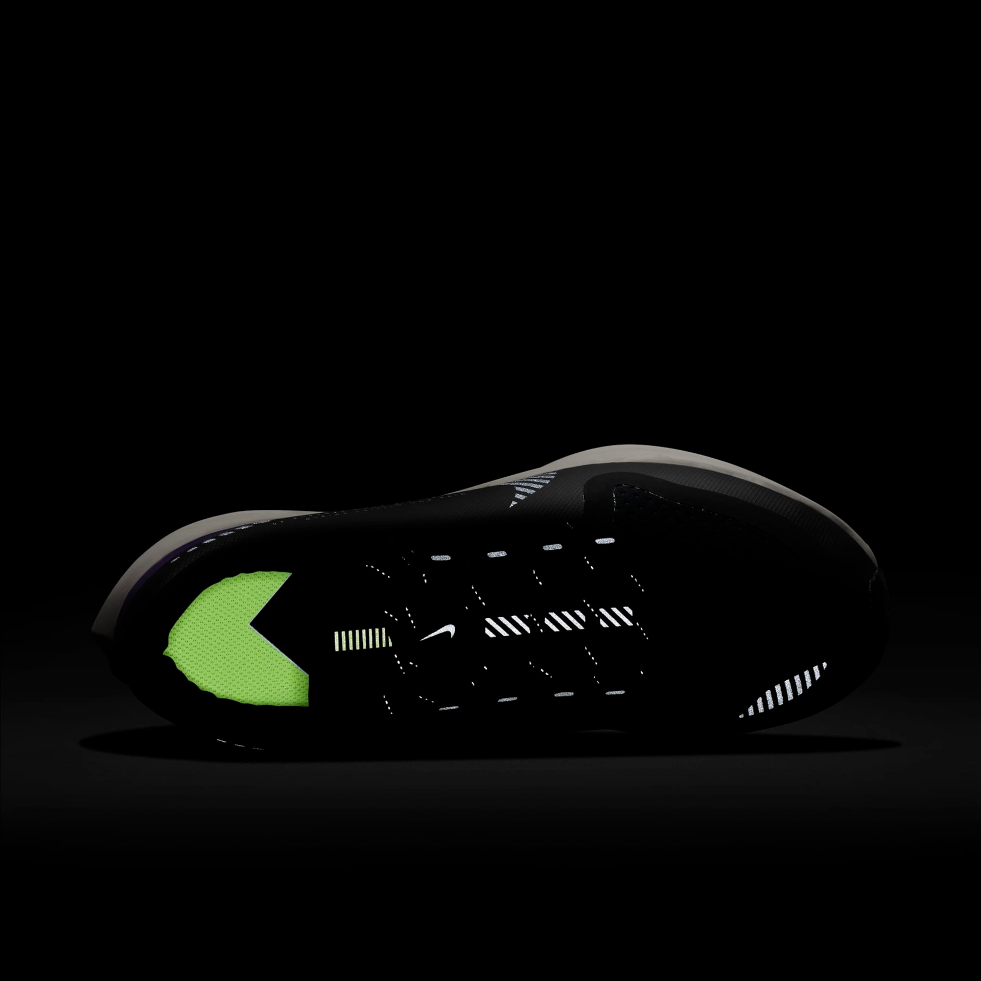 Tênis Nike Air Zoom Pegasus 36 Shield Feminino - Foto 8