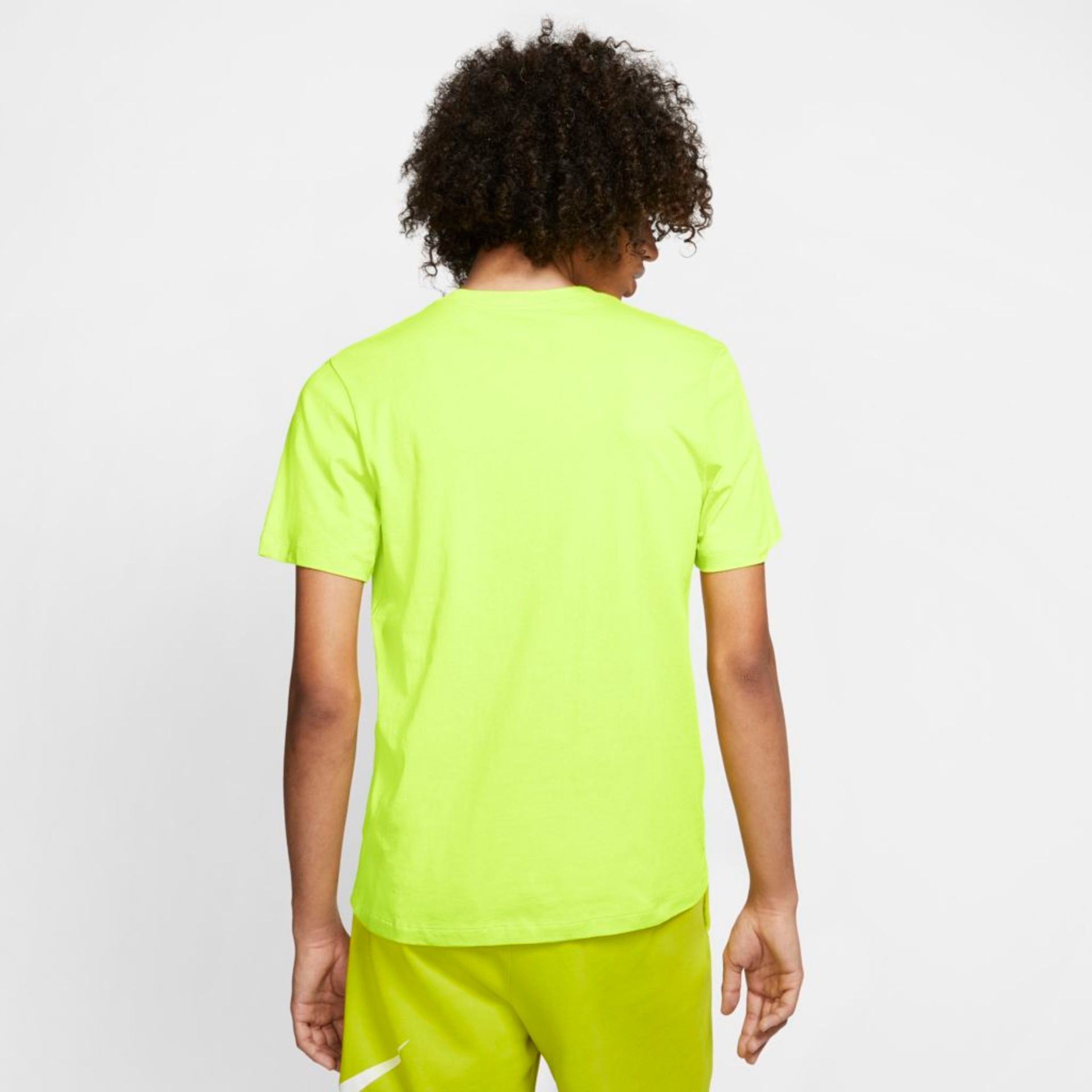 Camiseta Nike Sportswear Club Masculina - Foto 2