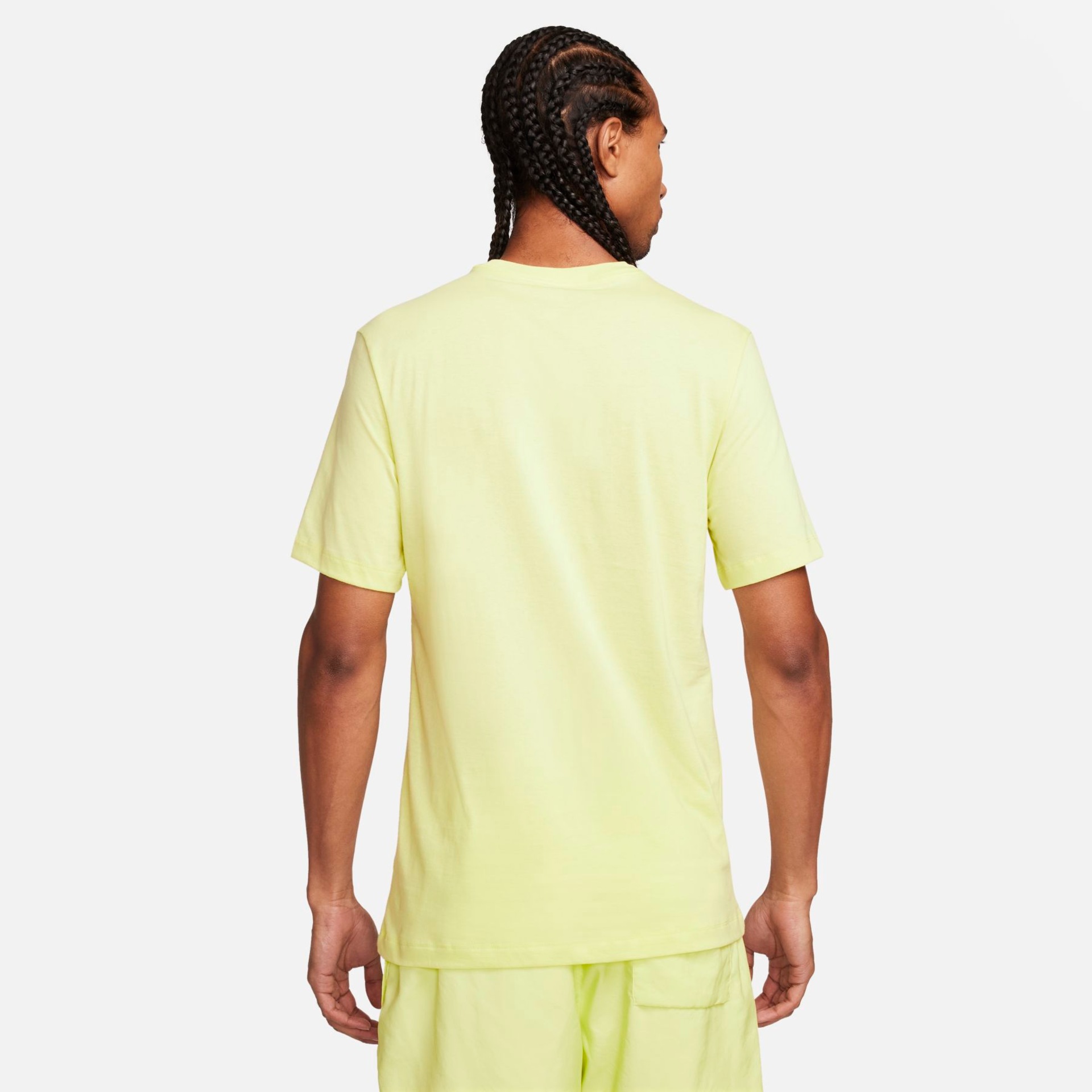 Camiseta Nike Sportswear Club Masculina - Foto 2