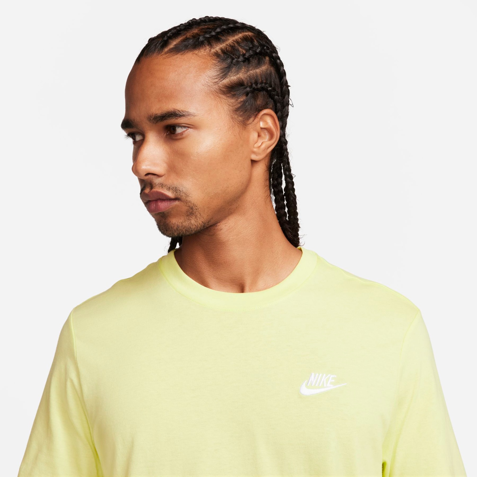 Camiseta Nike Sportswear Club Masculina - Foto 3