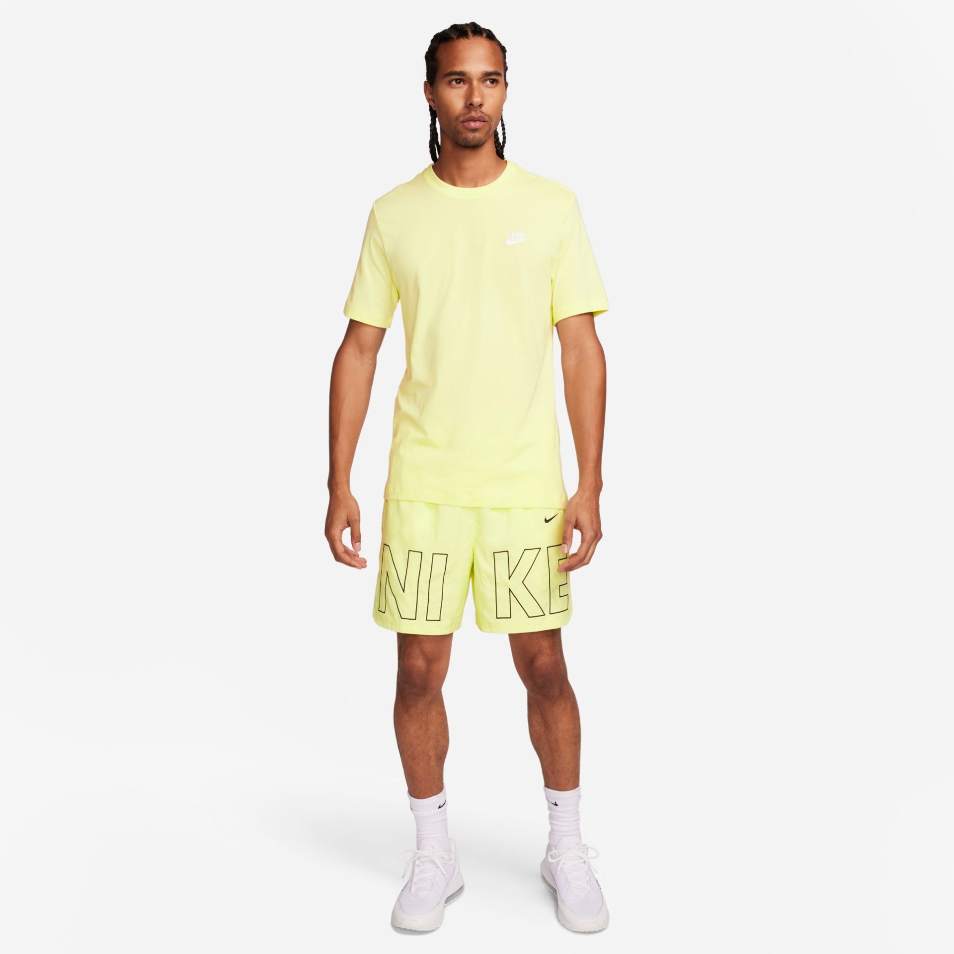 Camiseta Nike Sportswear Club Masculina - Foto 5
