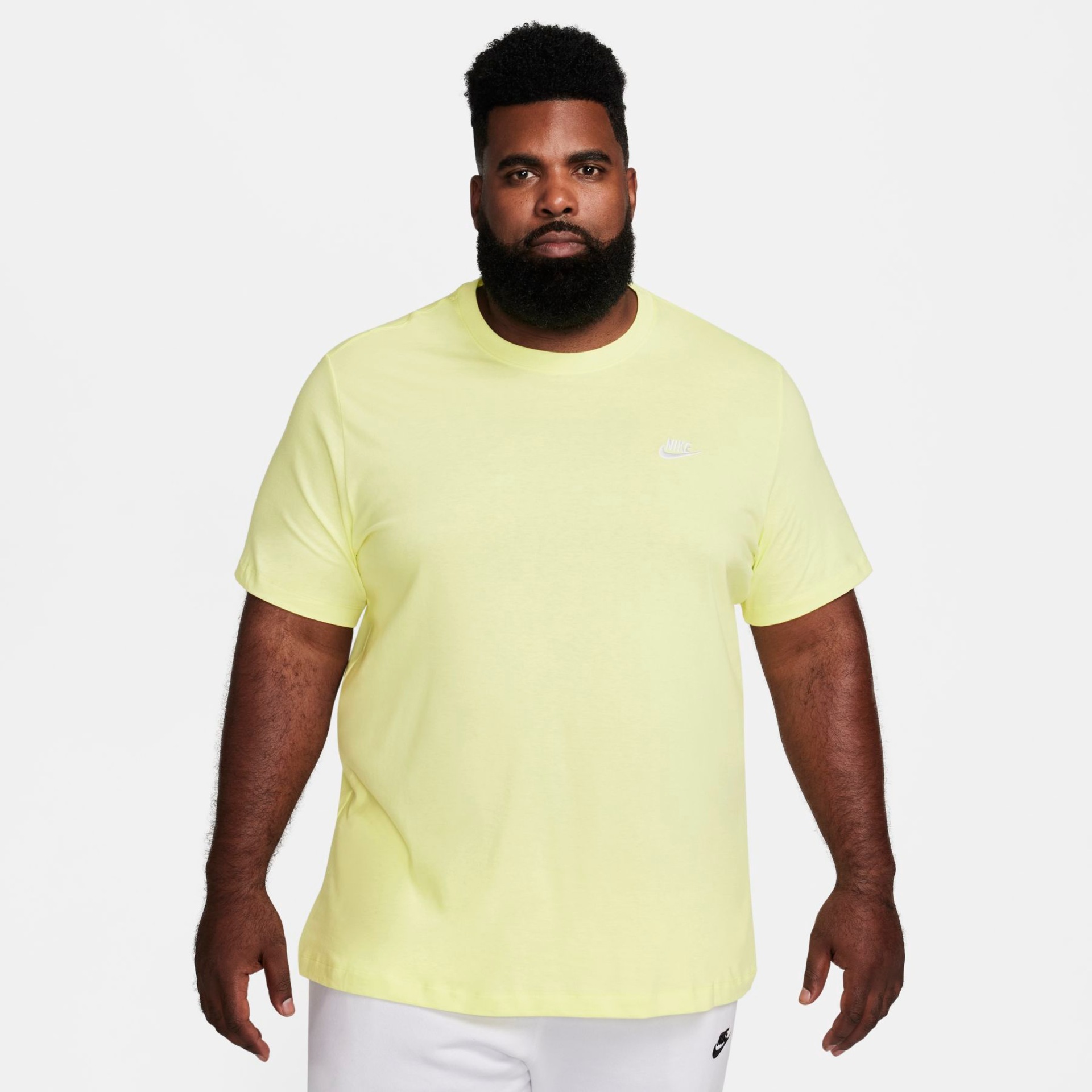 Camiseta Nike Sportswear Club Masculina - Foto 6