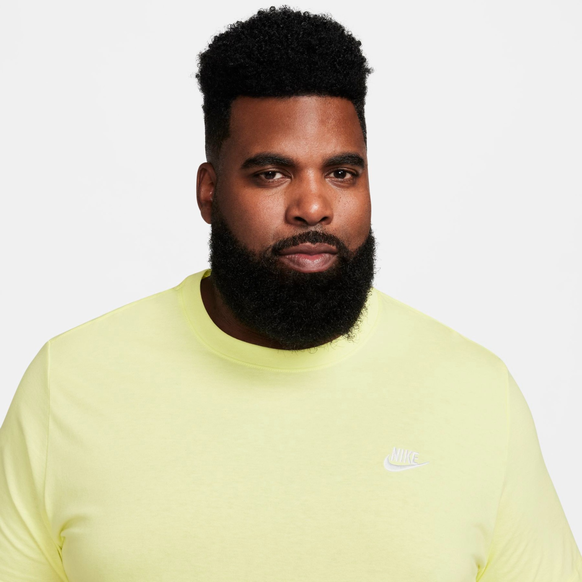 Camiseta Nike Sportswear Club Masculina - Foto 8