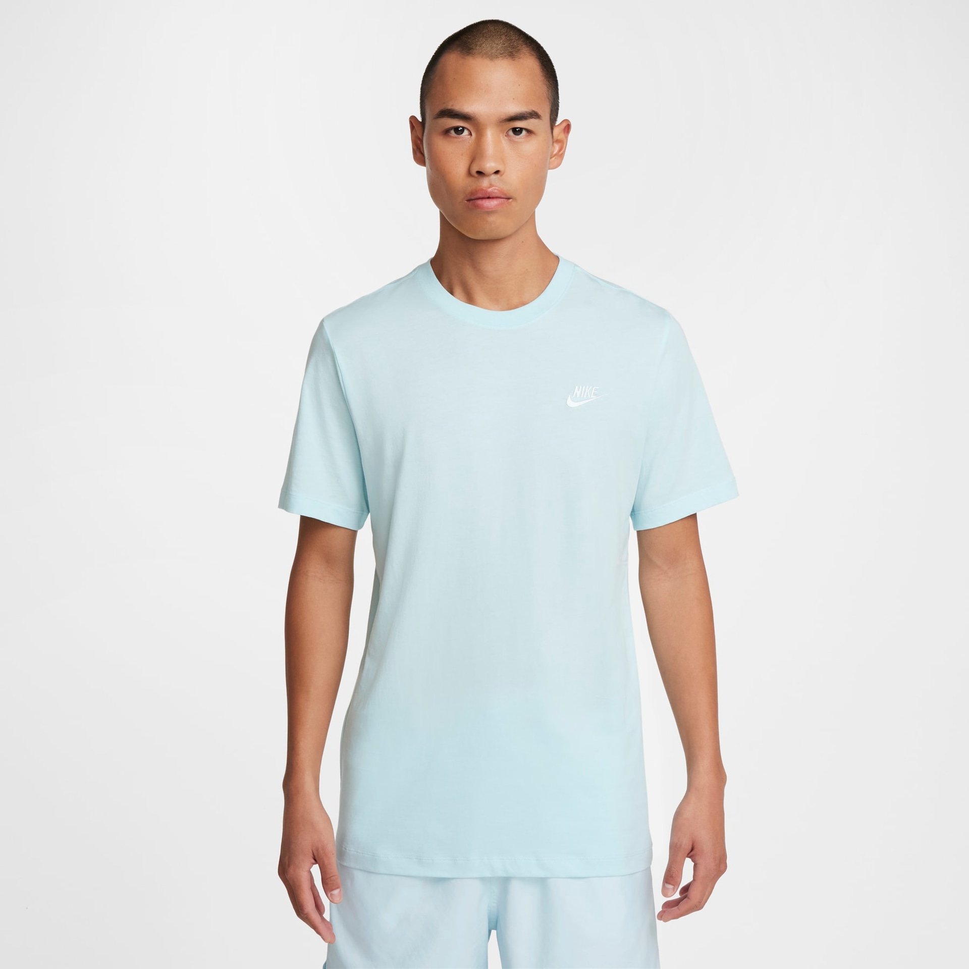 Camiseta Nike Sportswear Club Masculina - Foto 1