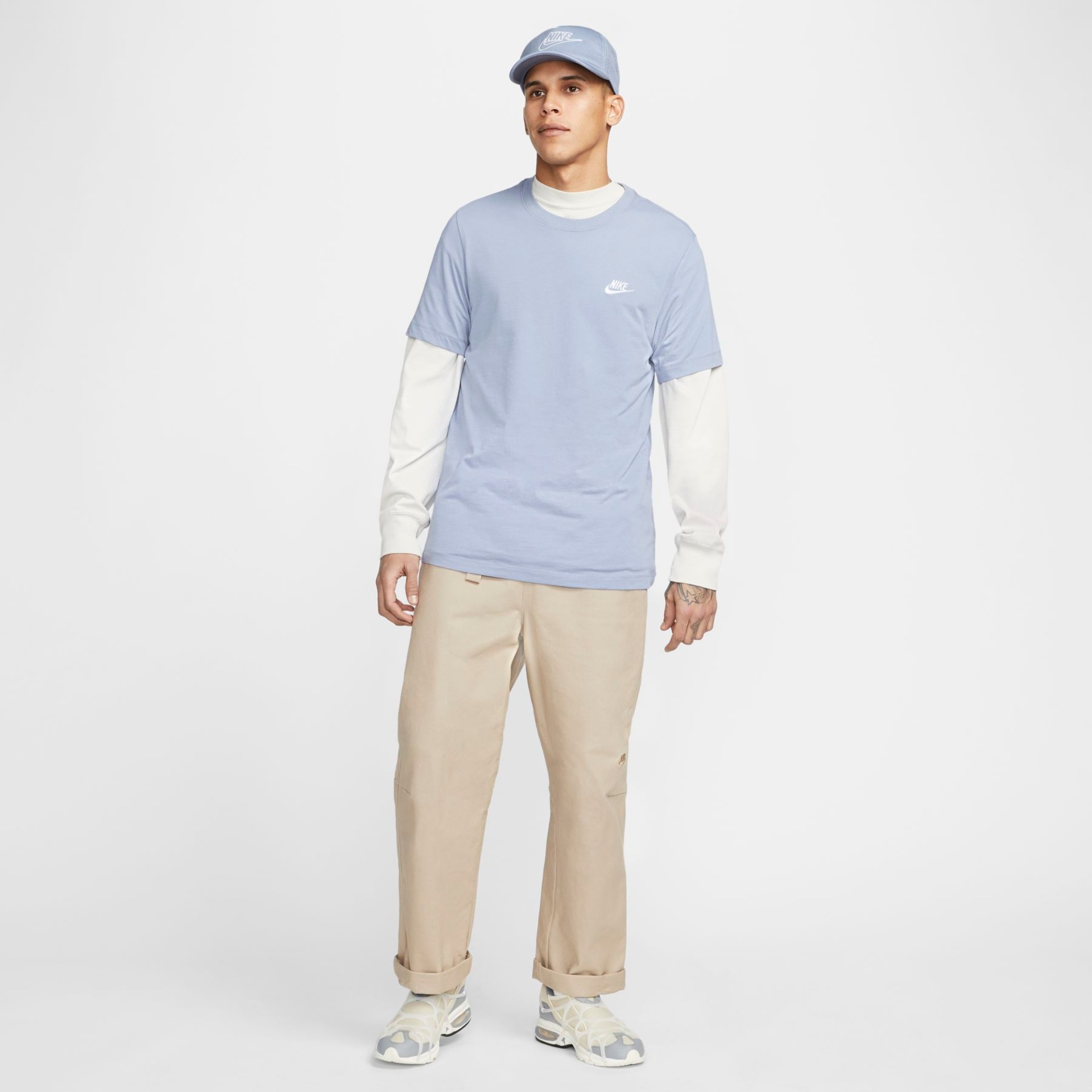 Camiseta Nike Sportswear Club Masculina - Foto 5