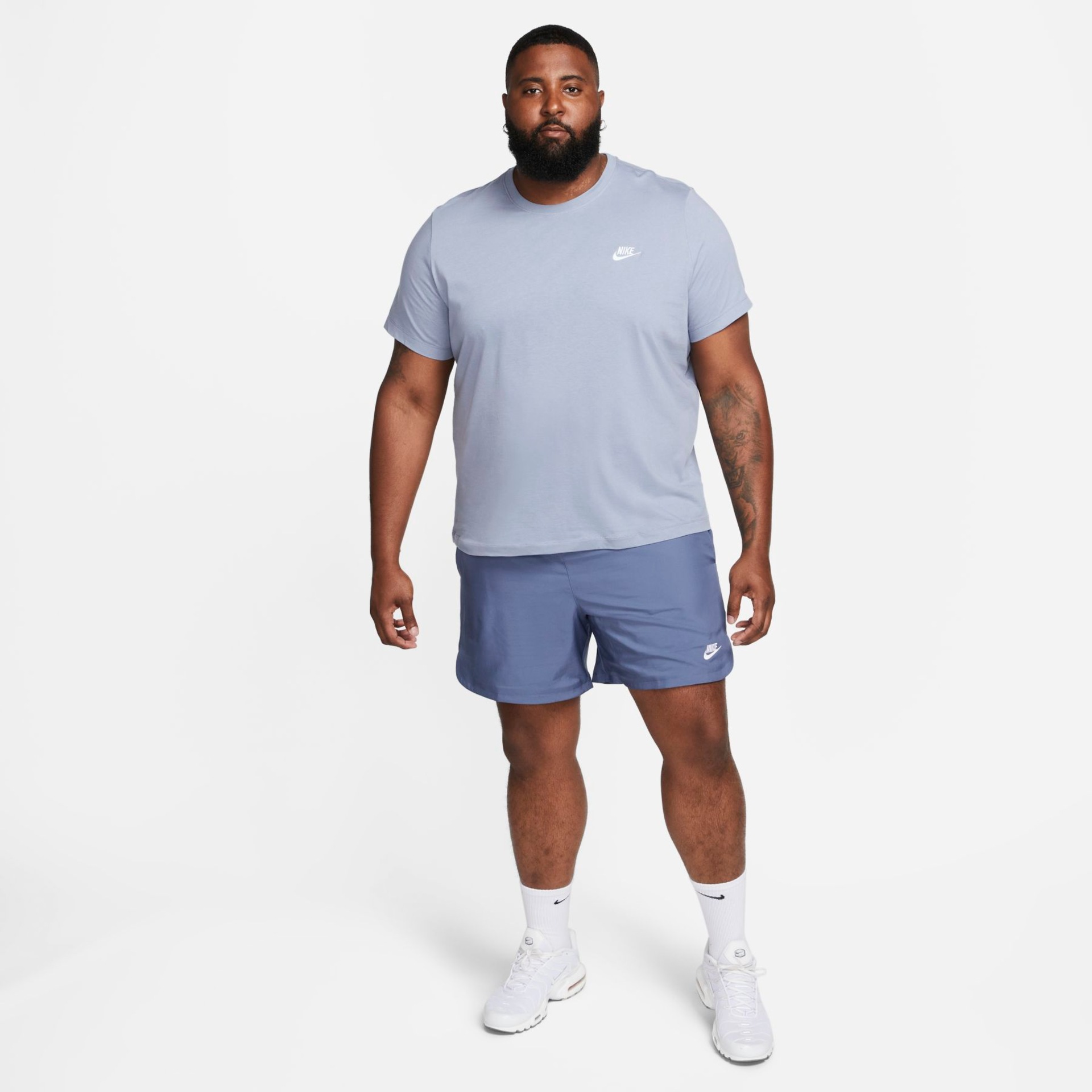 Camiseta Nike Sportswear Club Masculina - Foto 9