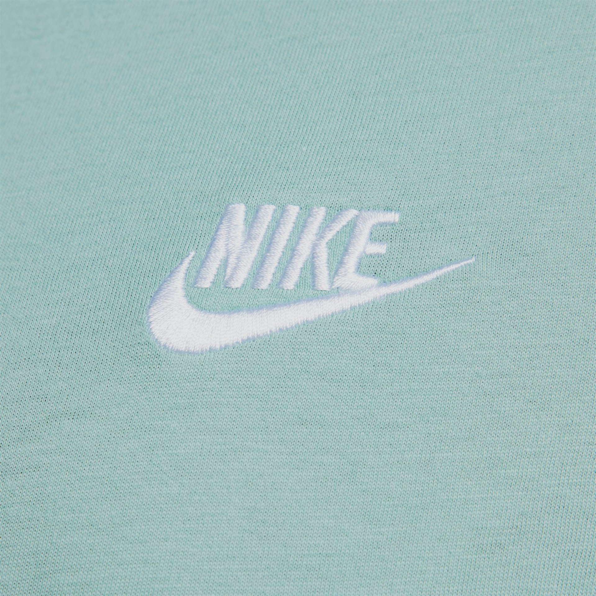 Camiseta Nike Sportswear Club Masculina - Foto 9