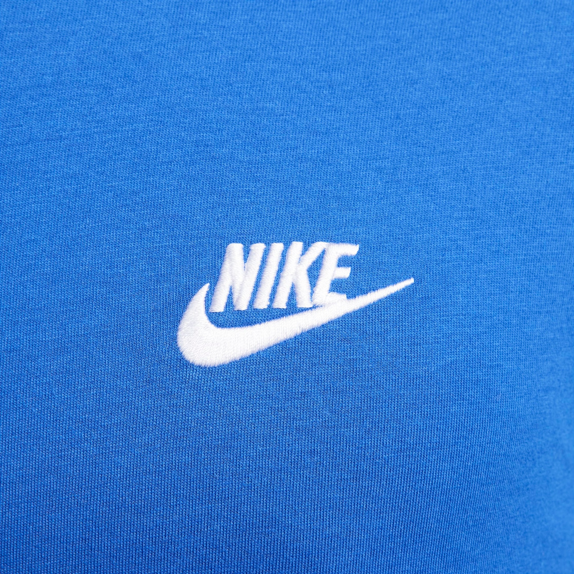 Camiseta Nike Sportswear Club Masculina - Foto 3