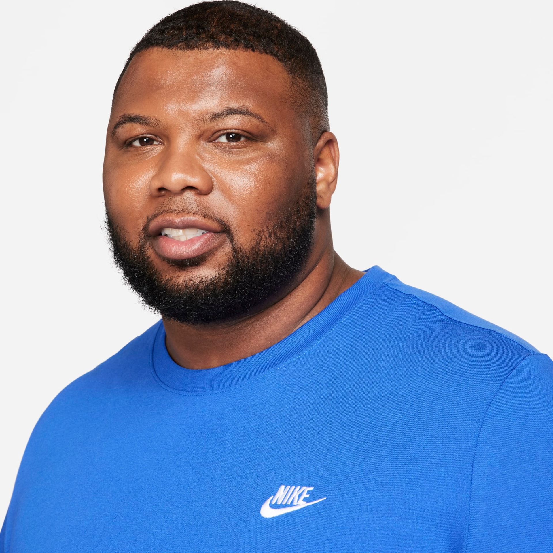 Camiseta Nike Sportswear Club Masculina - Foto 7