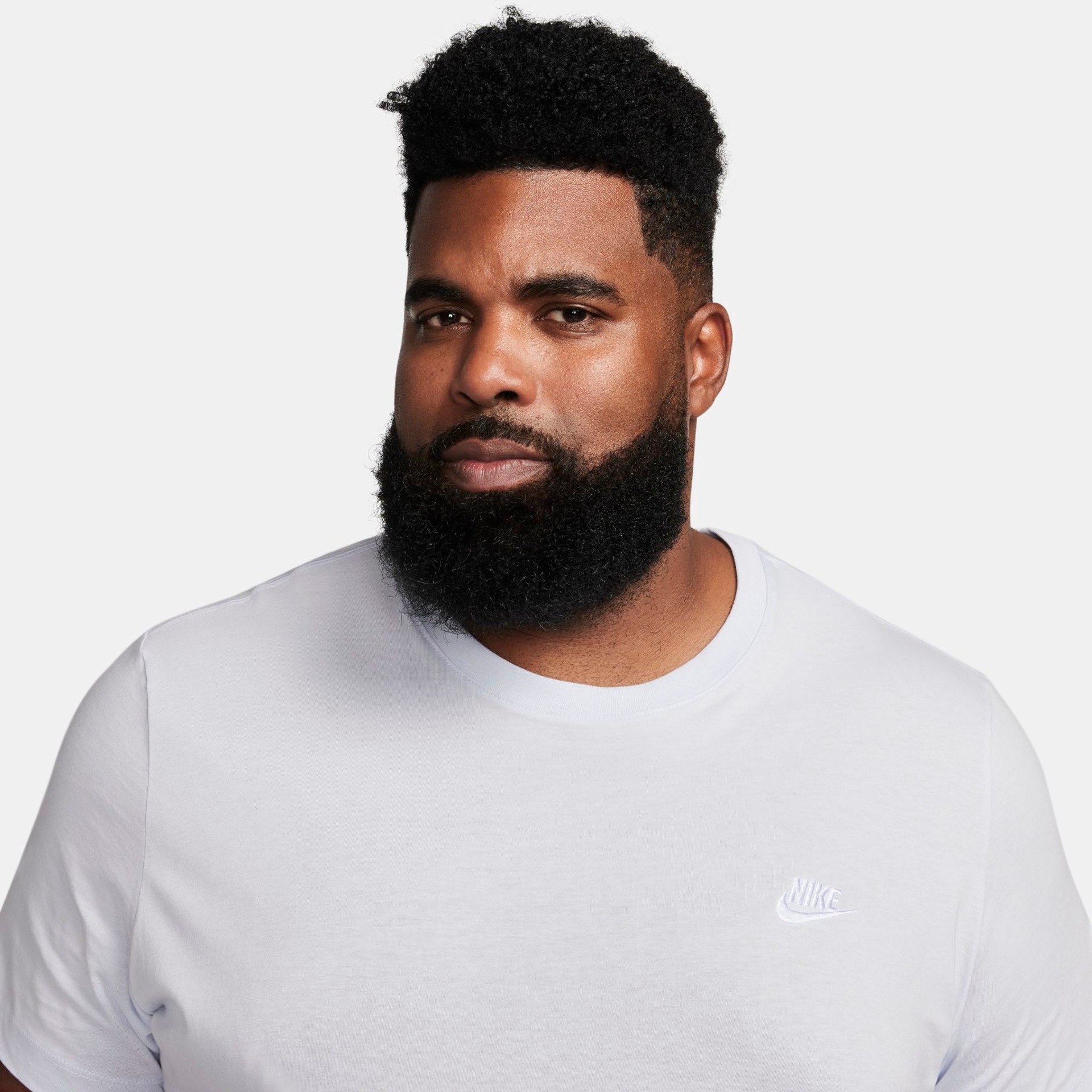 Camiseta Nike Sportswear Club Masculina - Foto 8