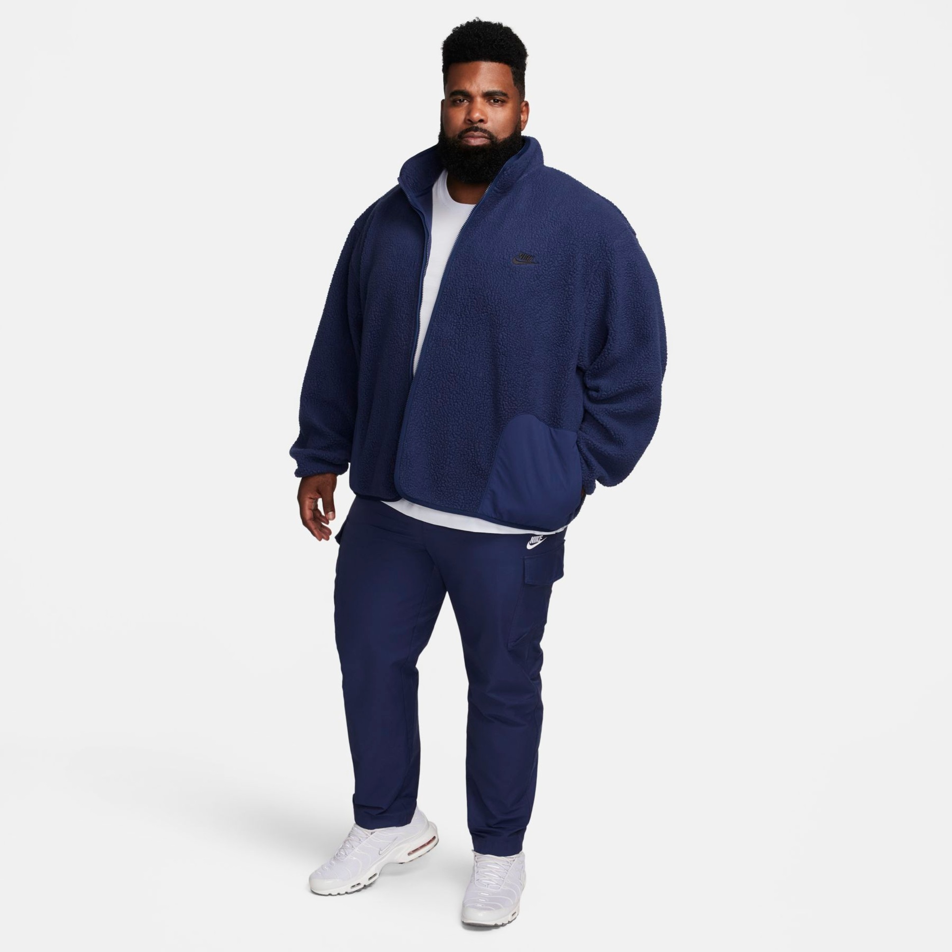 Camiseta Nike Sportswear Club Masculina - Foto 10