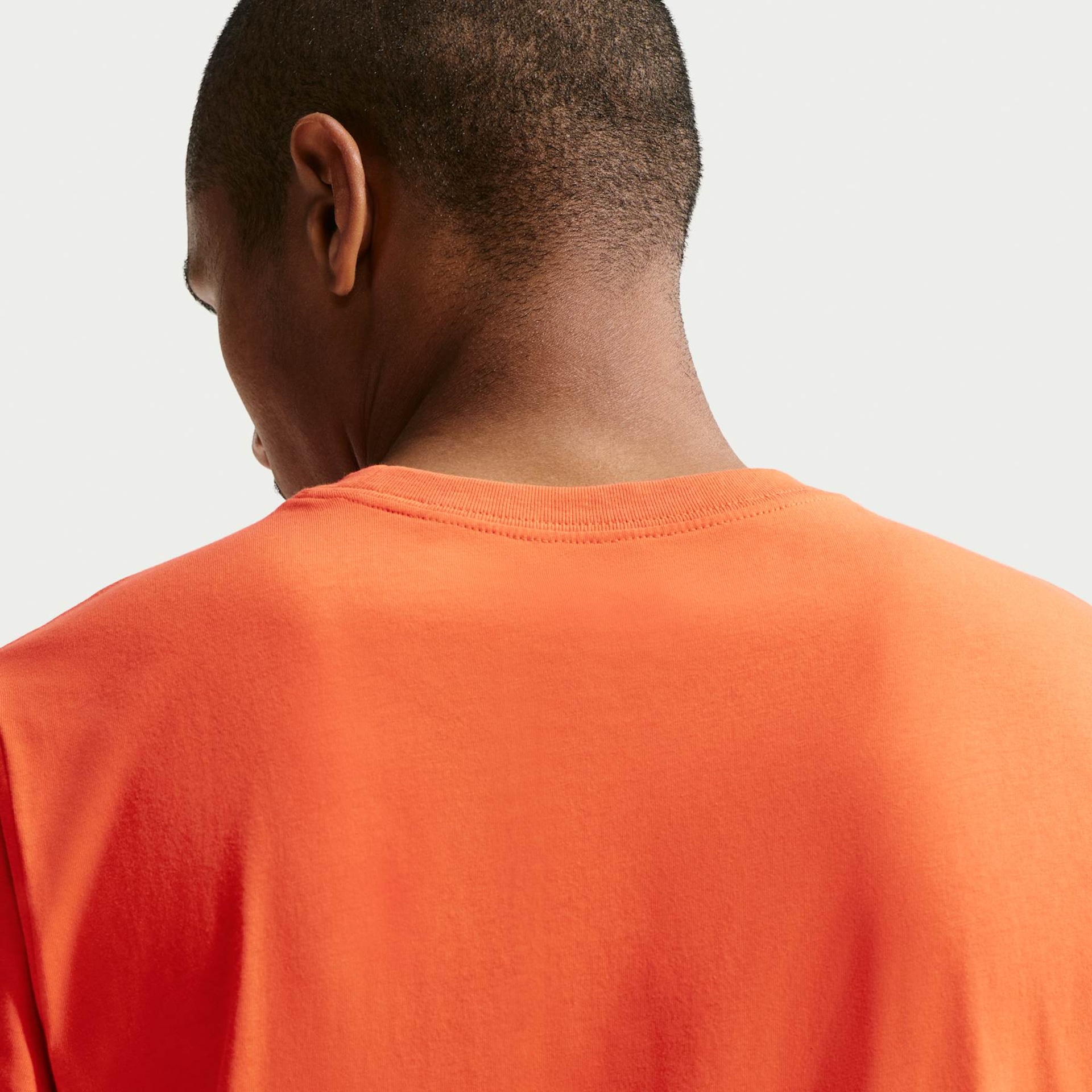 Camiseta Nike Sportswear Club Masculina - Foto 2