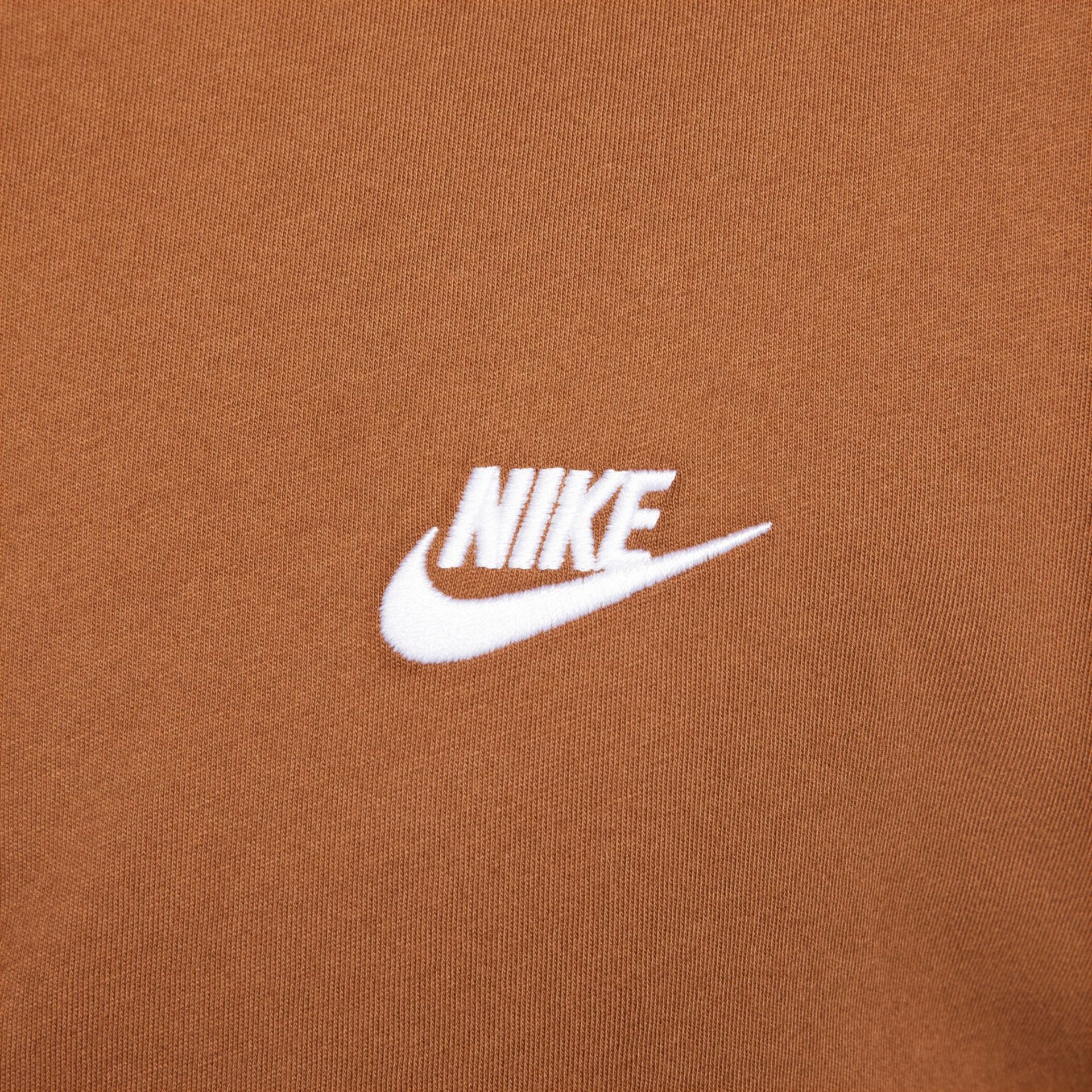 Camiseta Nike Sportswear Club Masculina - Foto 4