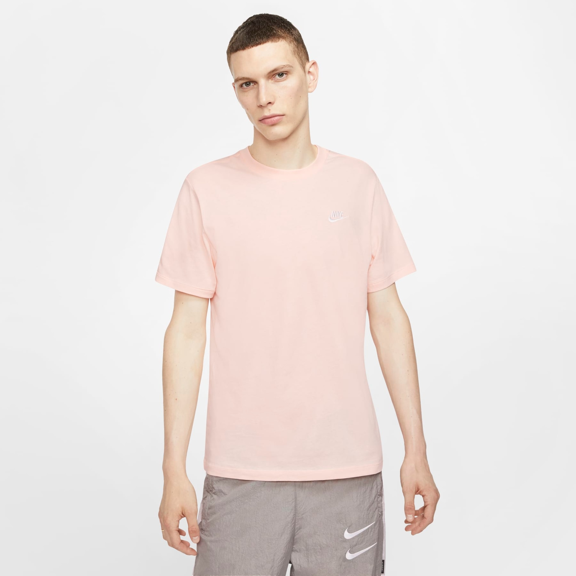 Camiseta Nike Sportswear Club Masculina - Foto 1