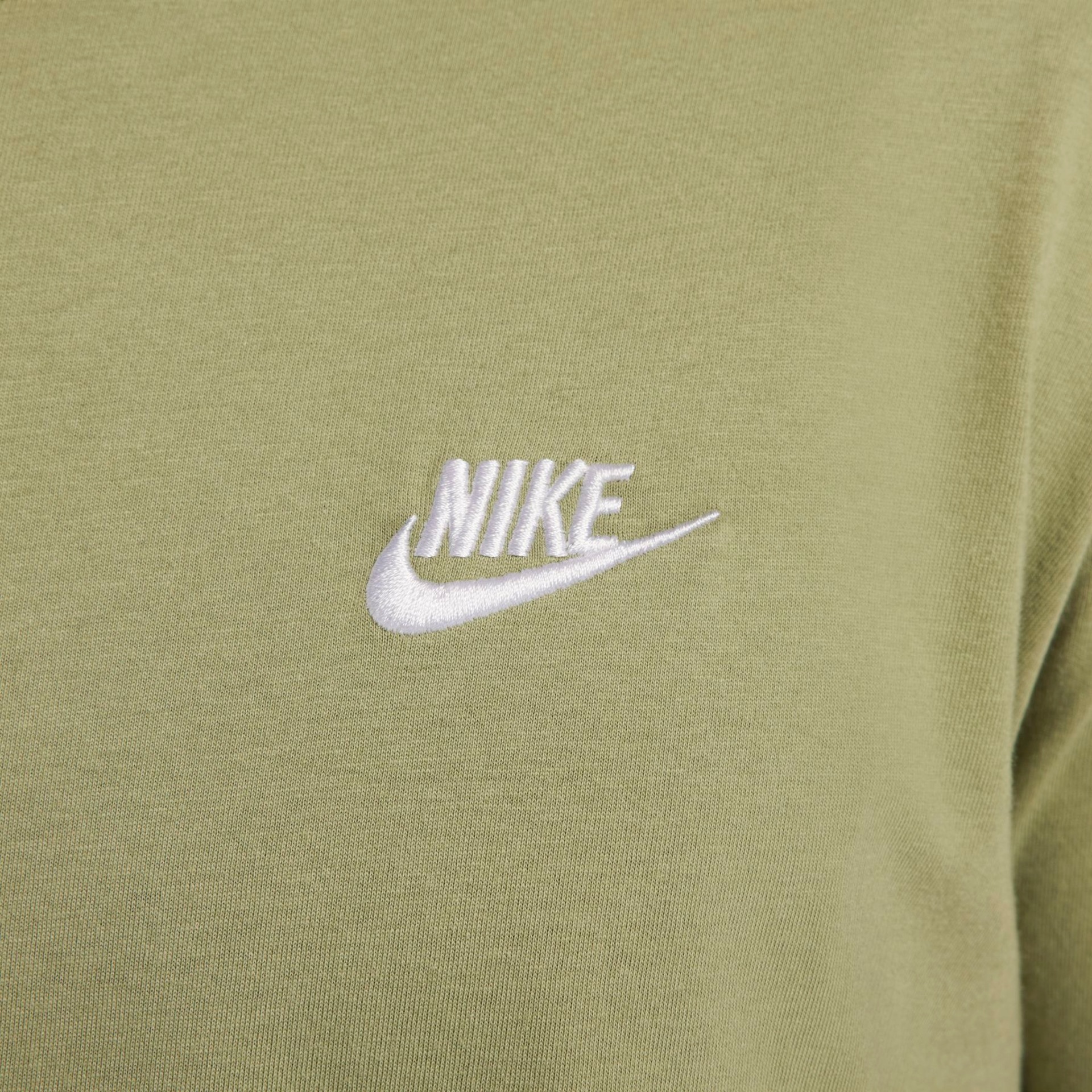 Camiseta Nike Sportswear Club Masculina - Foto 5