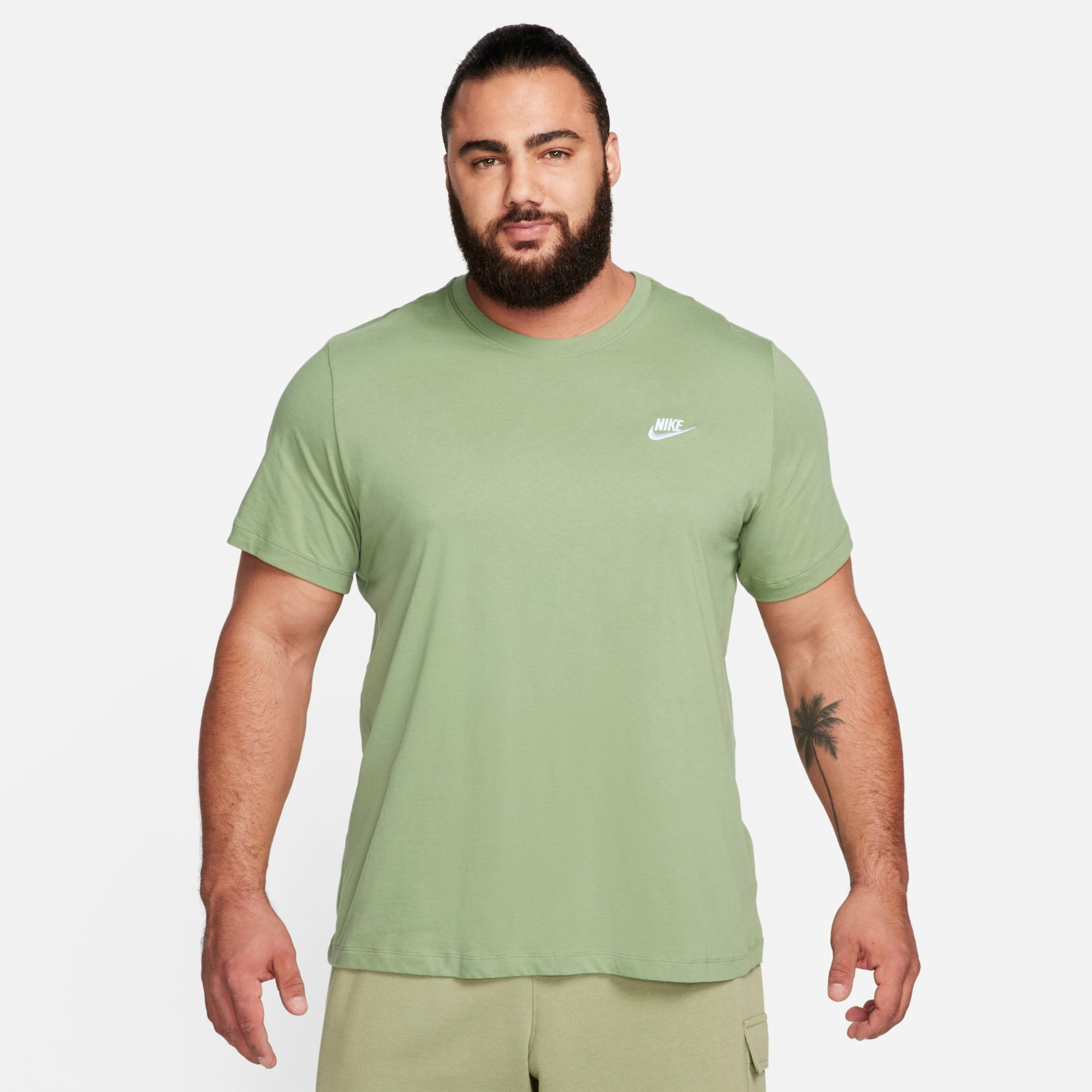 Camiseta Nike Sportswear Club Masculina - Foto 7