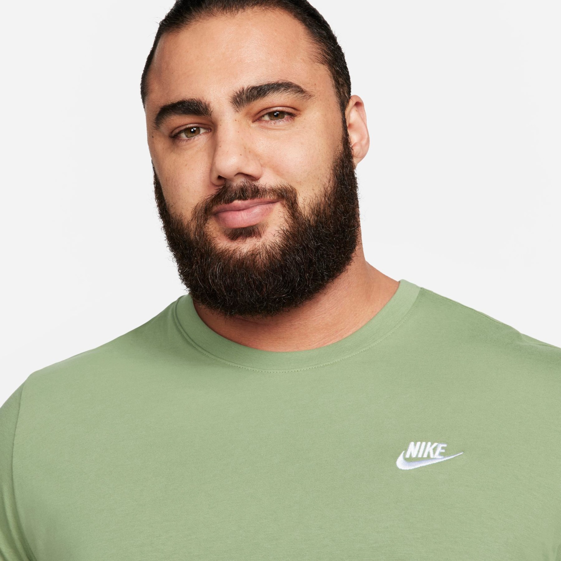 Camiseta Nike Sportswear Club Masculina - Foto 9