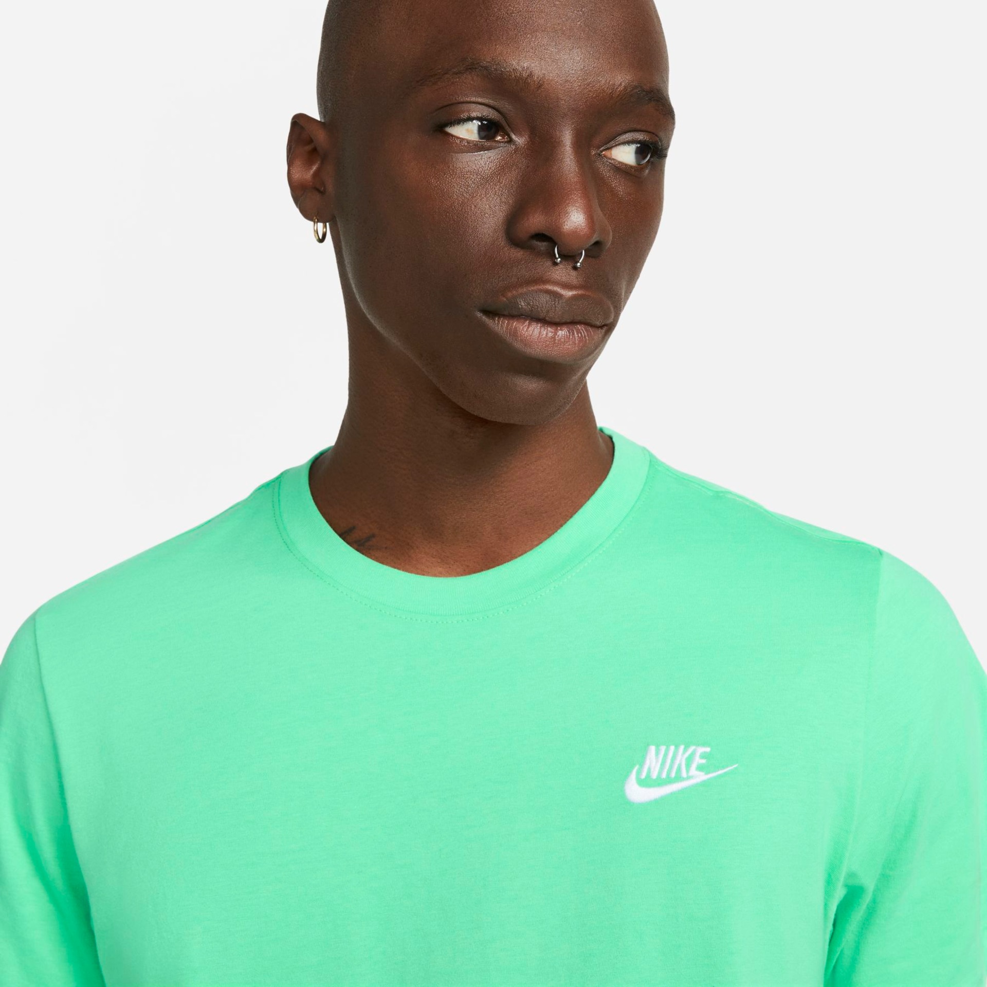 Camiseta Nike Sportswear Club Masculina - Foto 3