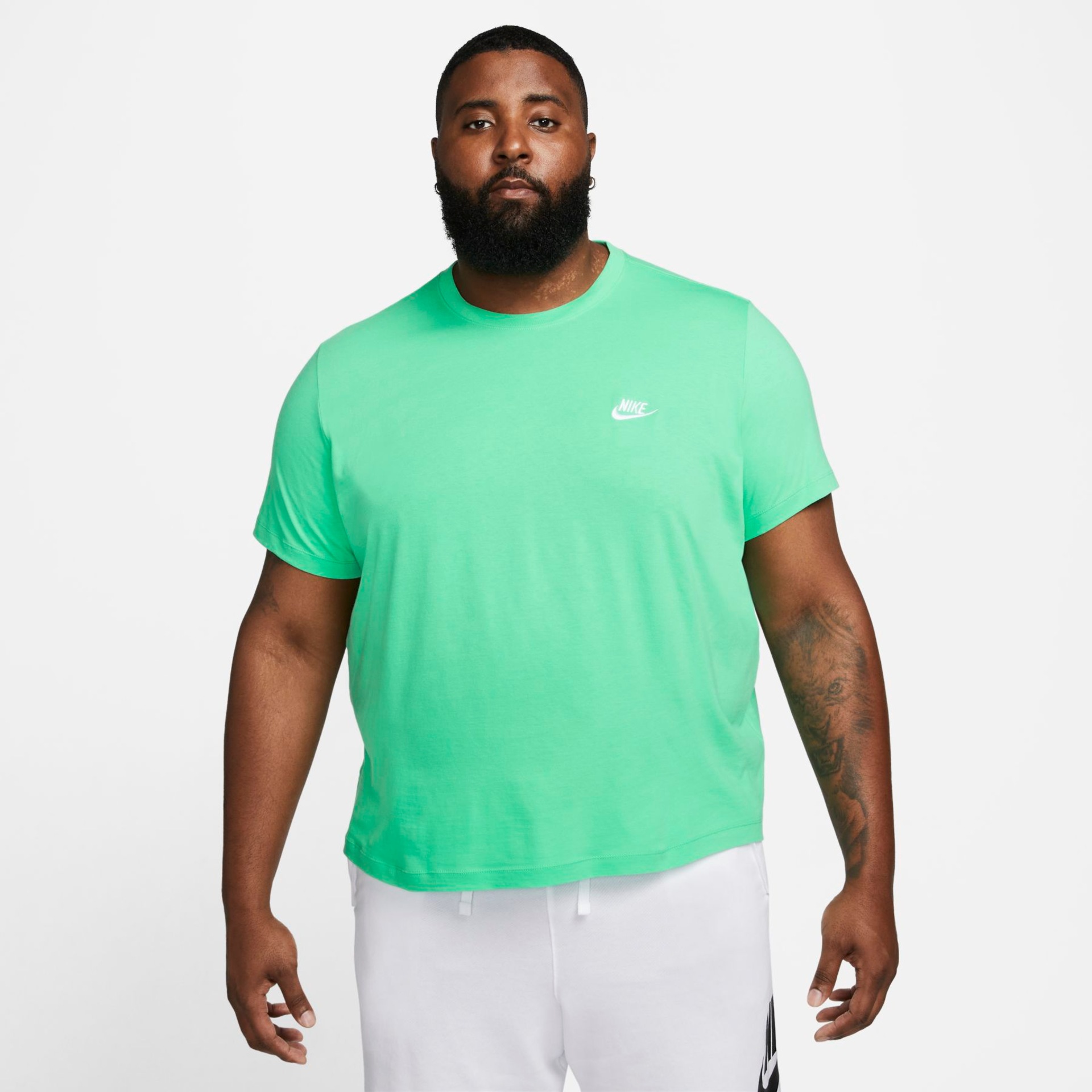 Camiseta Nike Sportswear Club Masculina - Foto 6