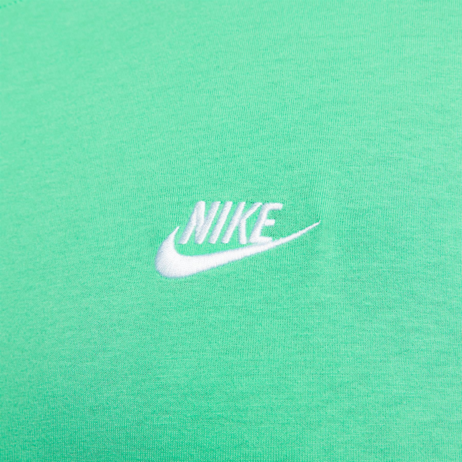 Camiseta Nike Sportswear Club Masculina - Foto 9