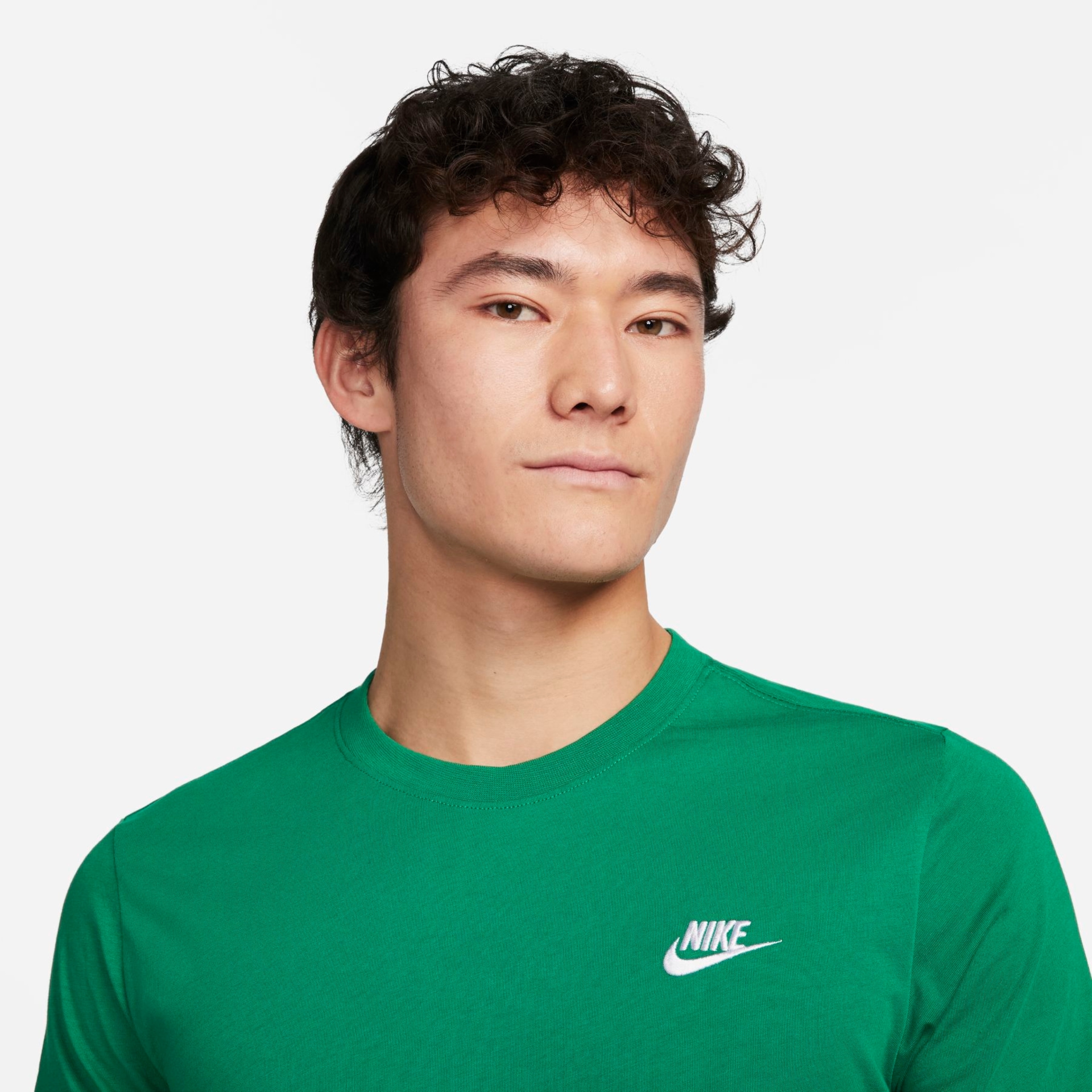 Camiseta Nike Sportswear Club Masculina - Foto 3