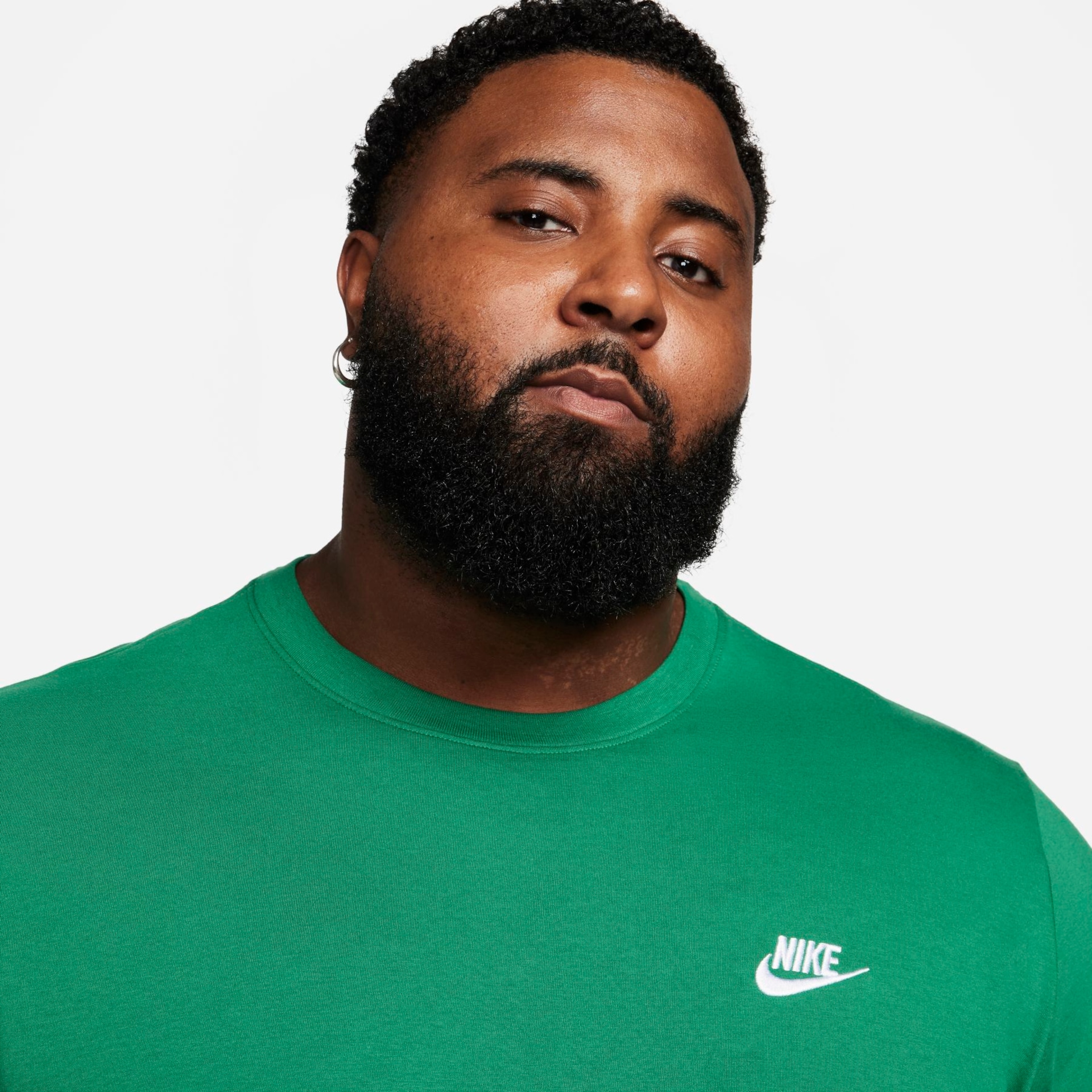 Camiseta Nike Sportswear Club Masculina - Foto 8