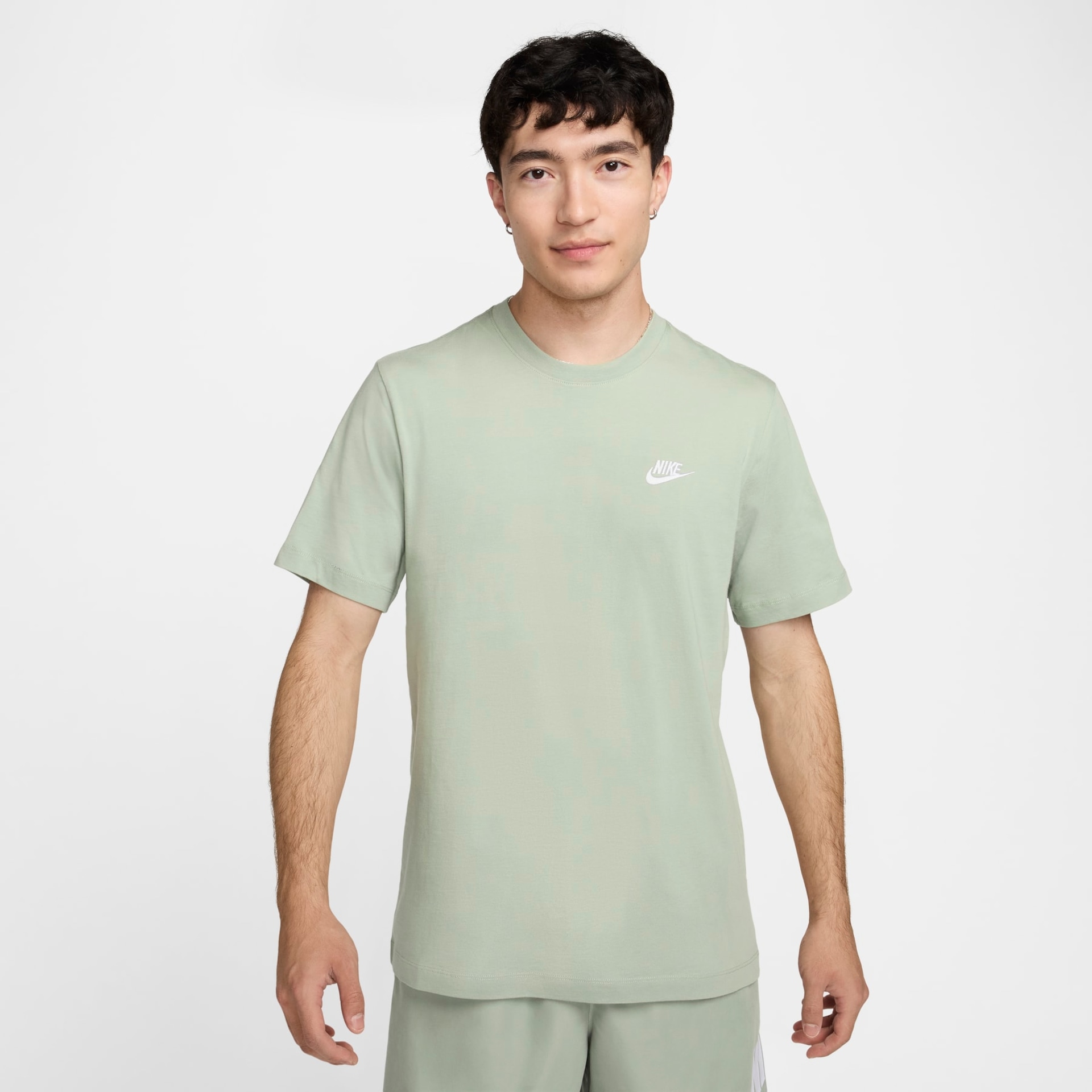 Camiseta Nike Sportswear Club Masculina - Foto 1