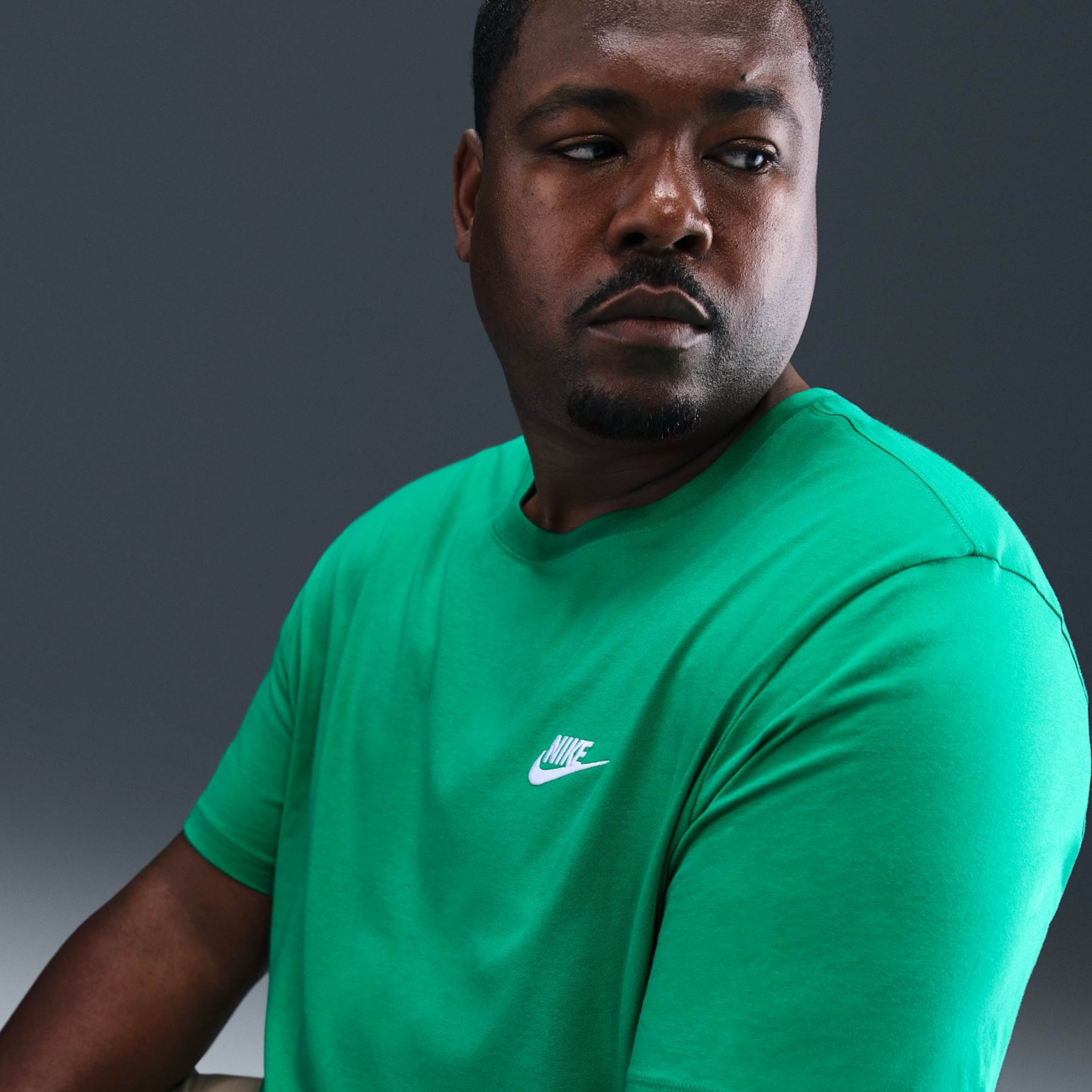 Camiseta Nike Sportswear Club Masculina - Foto 8