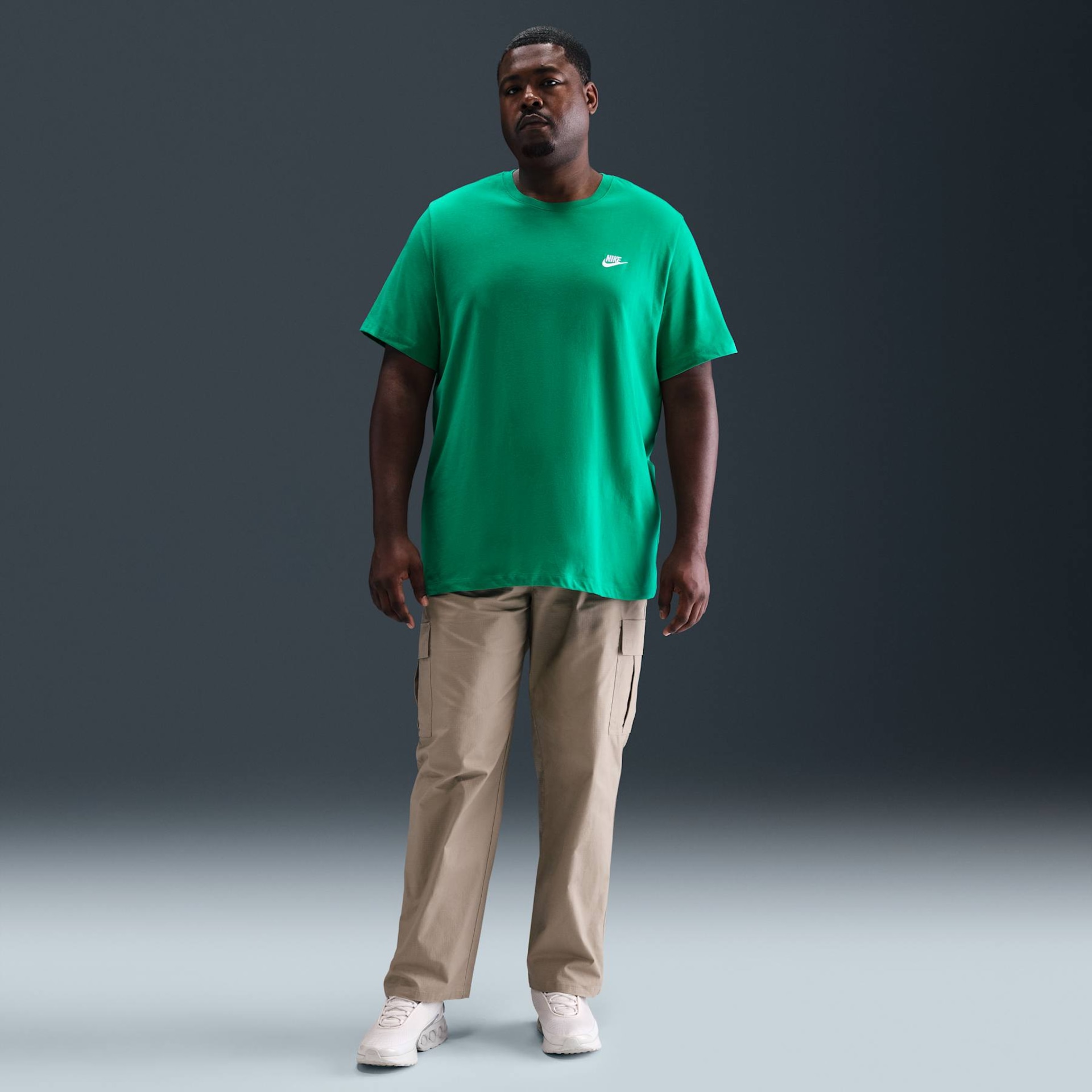 Camiseta Nike Sportswear Club Masculina - Foto 9