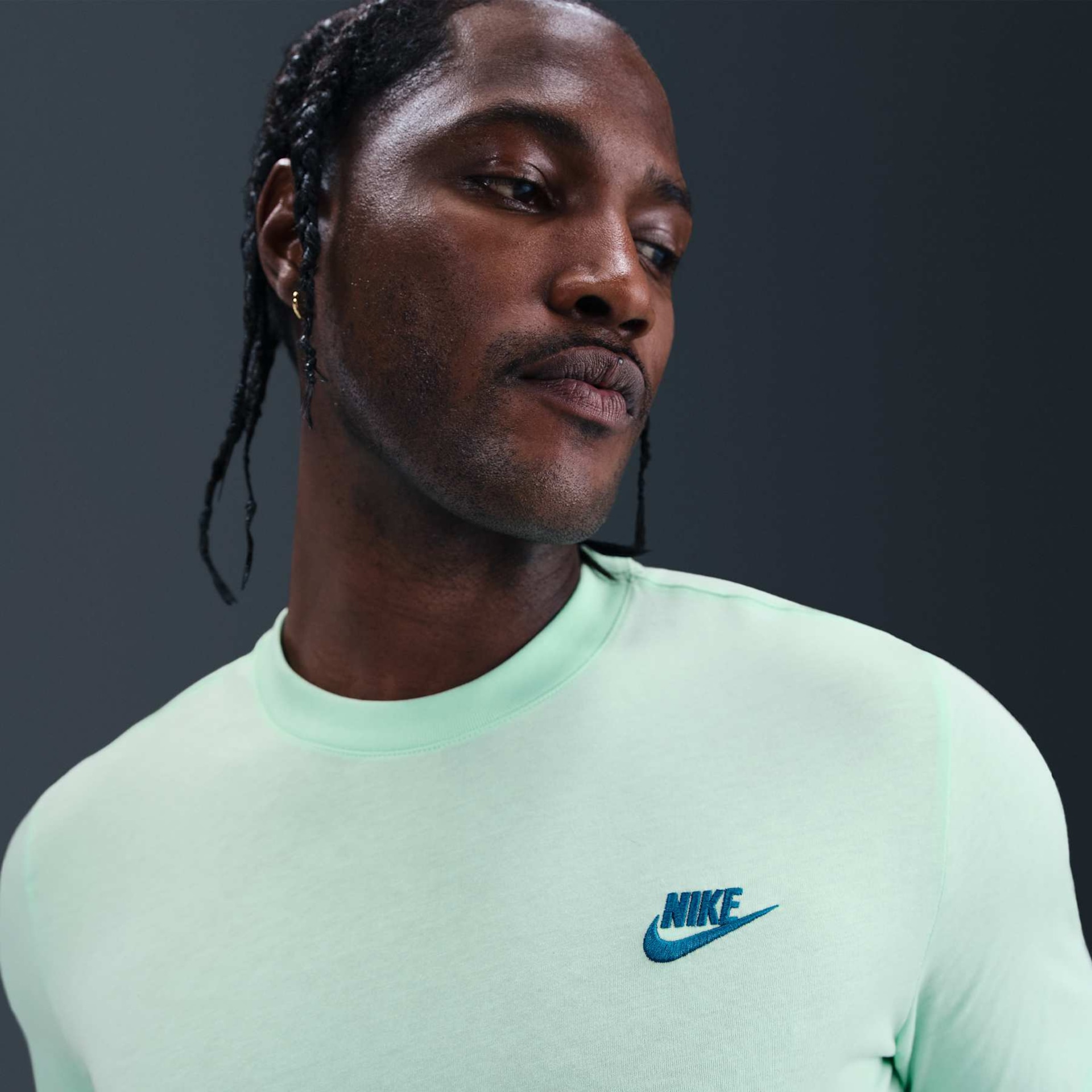Camiseta Nike Sportswear Club Masculina - Foto 3