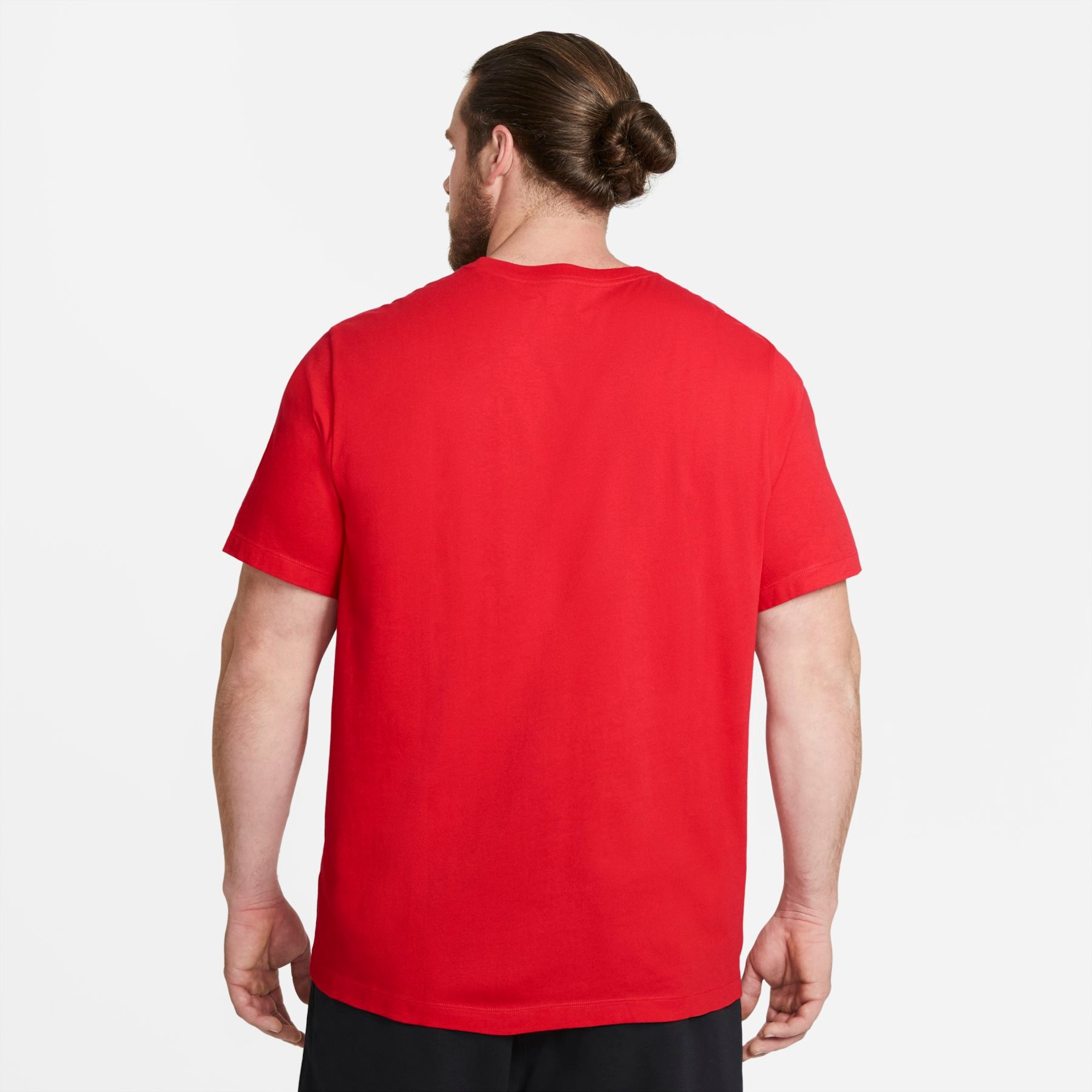 Camiseta Nike Sportswear Club Masculina - Foto 5