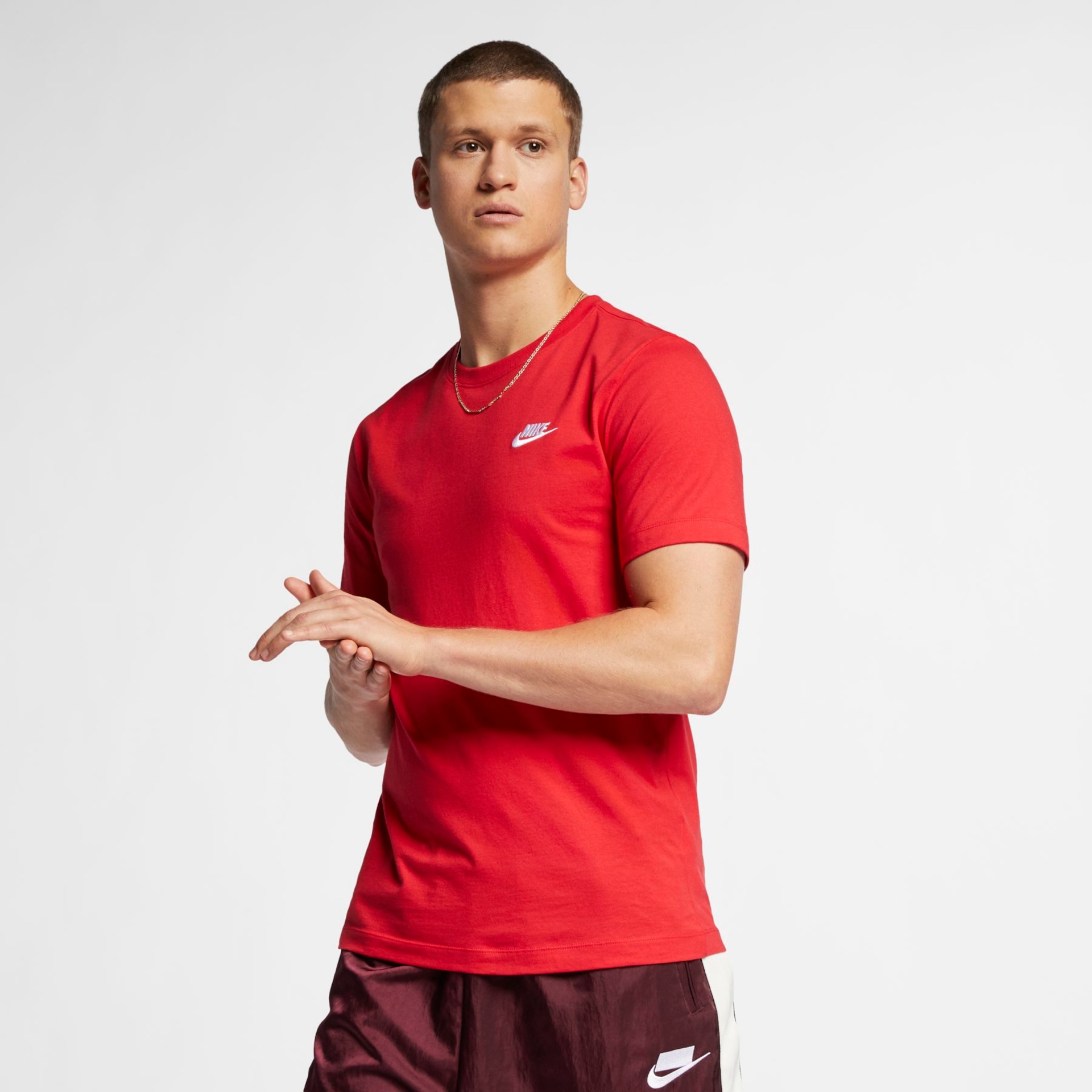Camiseta Nike Sportswear Club Masculina - Foto 1